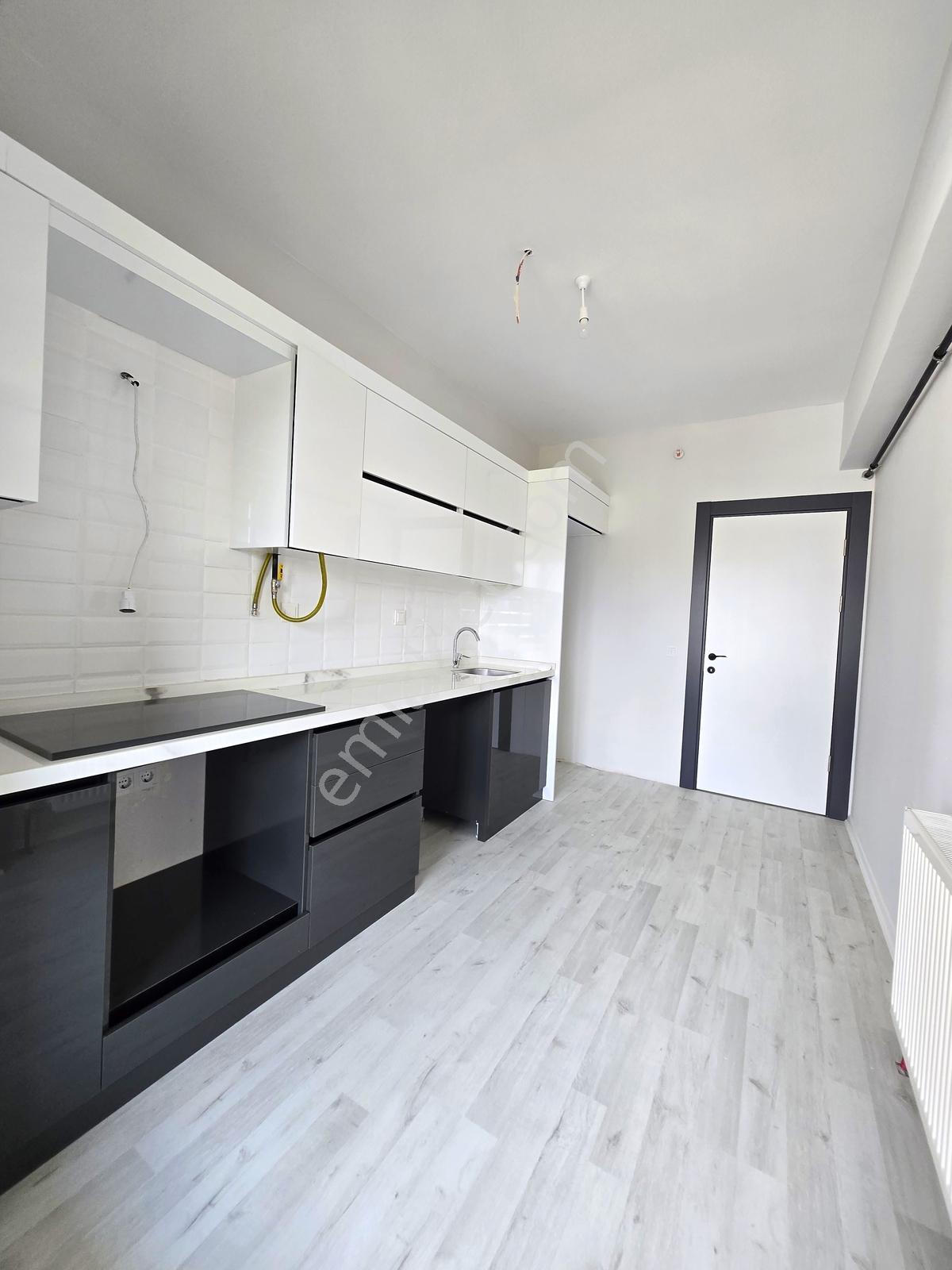 Garanti Emlak'tan, Havuzlu Sitede, 118 M², Güney Cephe, Kiralık. - Görsel 21