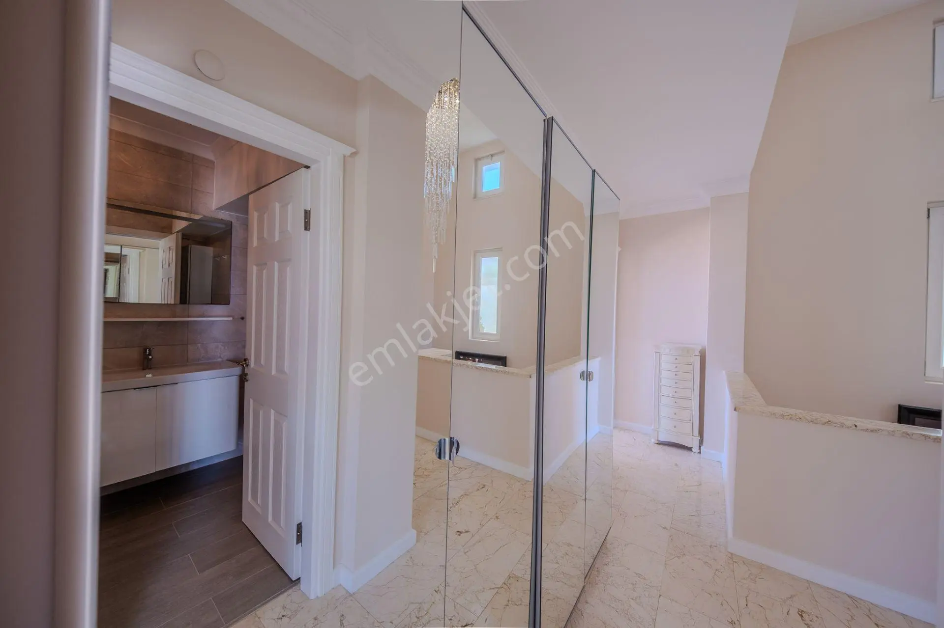 Alanya'da Full Deniz & Kale Manzaralı Prestij Villa "en/ru/de" - Görsel 24