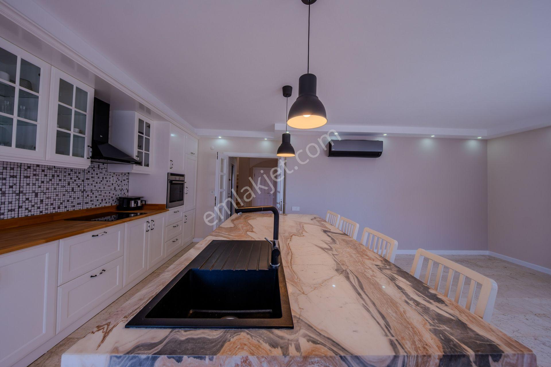Alanya'da Full Deniz & Kale Manzaralı Prestij Villa "en/ru/de" - Görsel 13