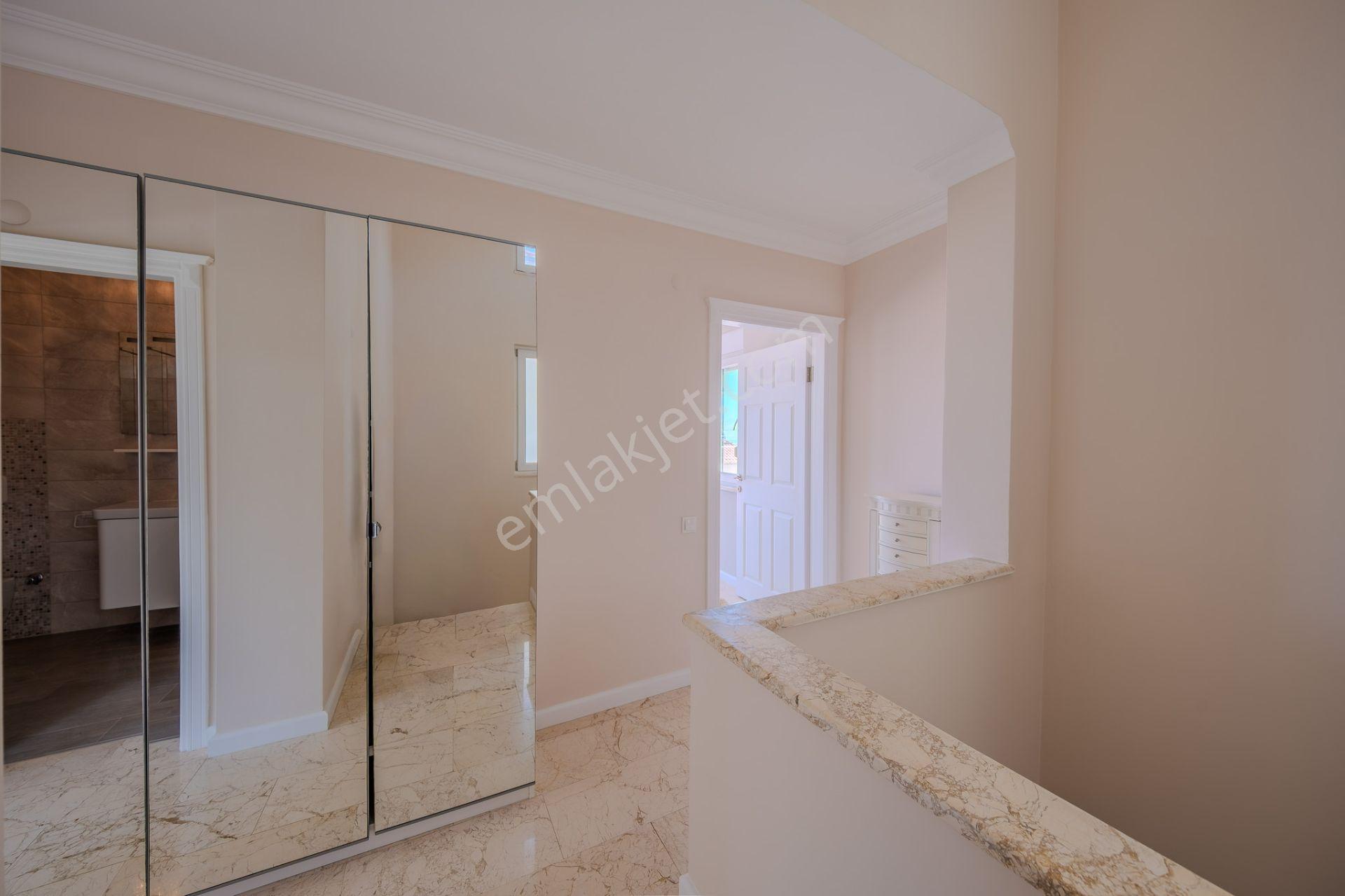 Alanya'da Full Deniz & Kale Manzaralı Prestij Villa "en/ru/de" - Görsel 25