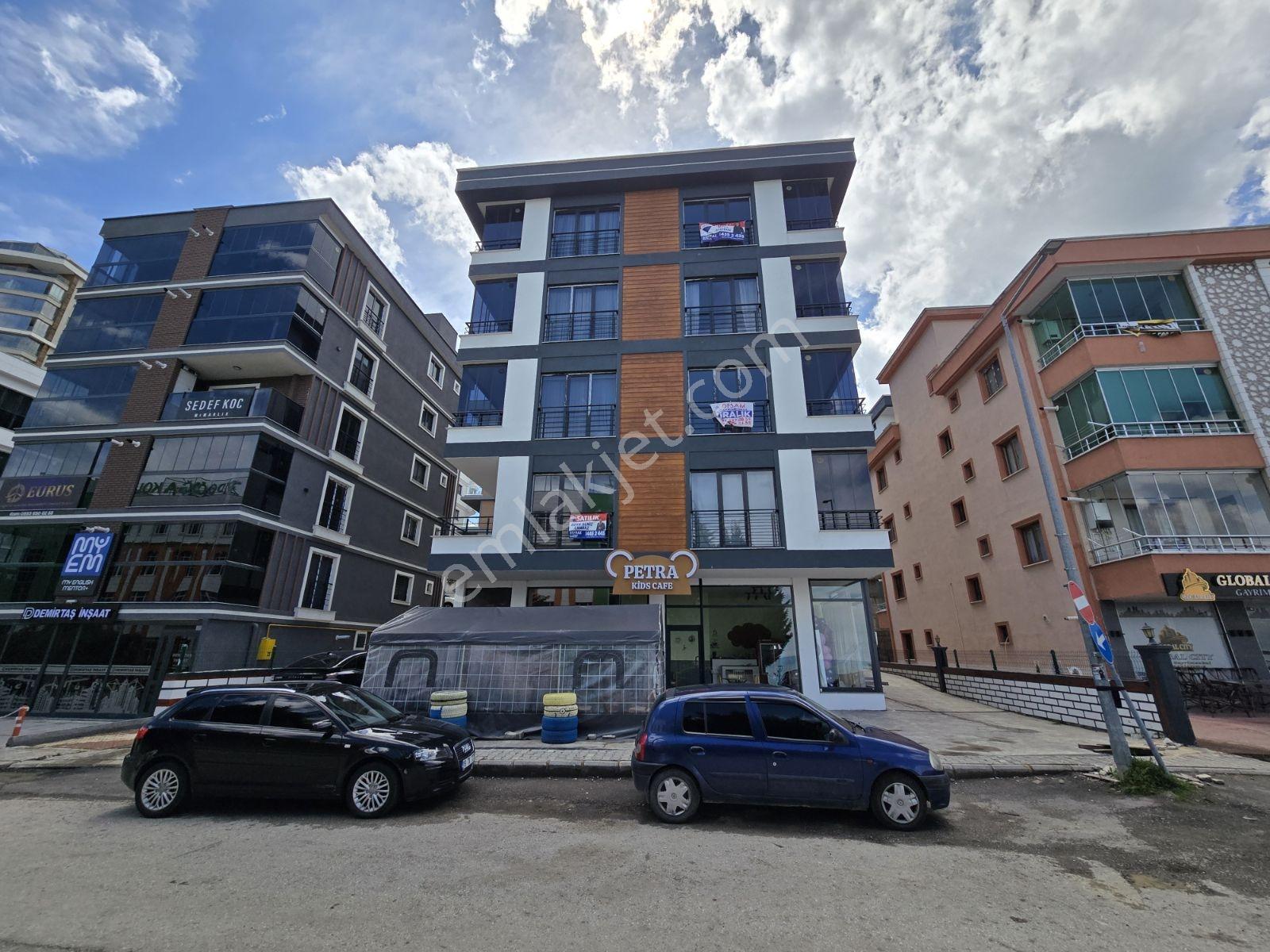 Doğa Koleji Karşısında Deniz Manzaralı Kiralık 2+1 - Görsel 24