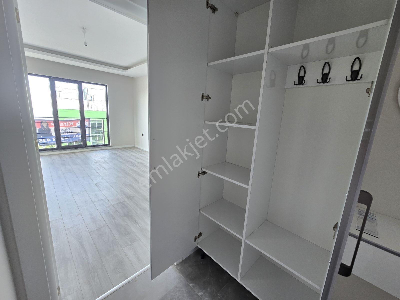 Doğa Koleji Karşısında Deniz Manzaralı Kiralık 2+1 - Görsel 14
