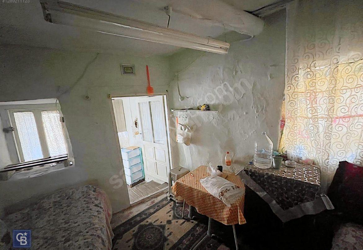 İzmir Bayındır Merkez Değerli Konumda Satılık Müstakil Ev - Görsel 2