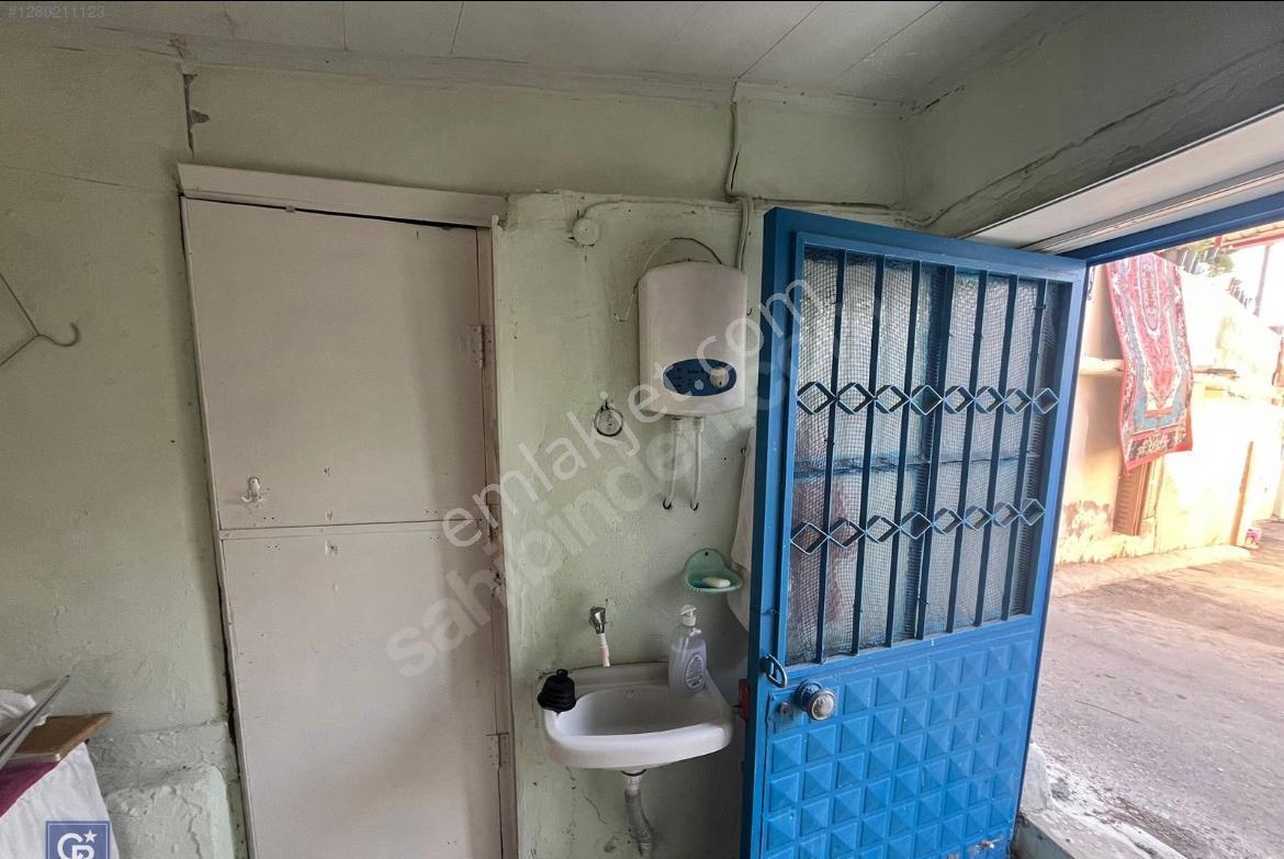 İzmir Bayındır Merkez Değerli Konumda Satılık Müstakil Ev - Görsel 23