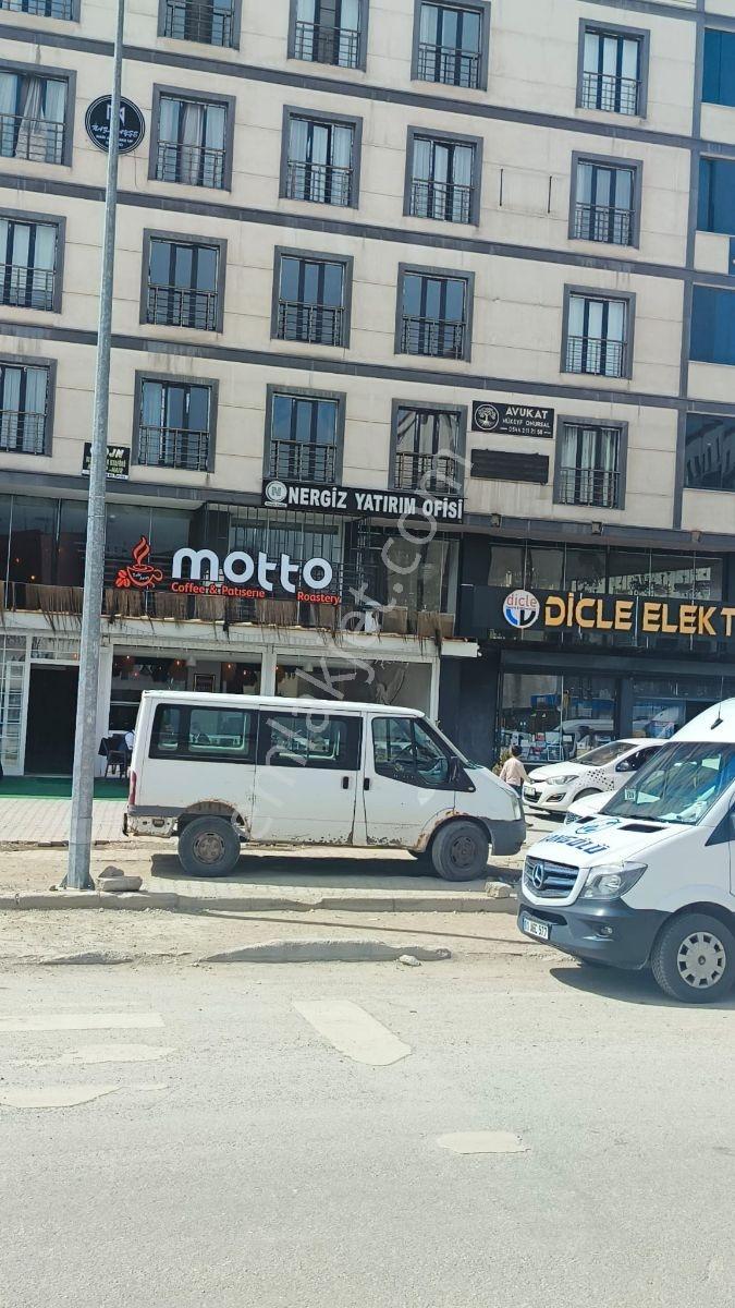 Yuksekova Nehil Emlaktan Merkezi Konumda Satılık Ofis