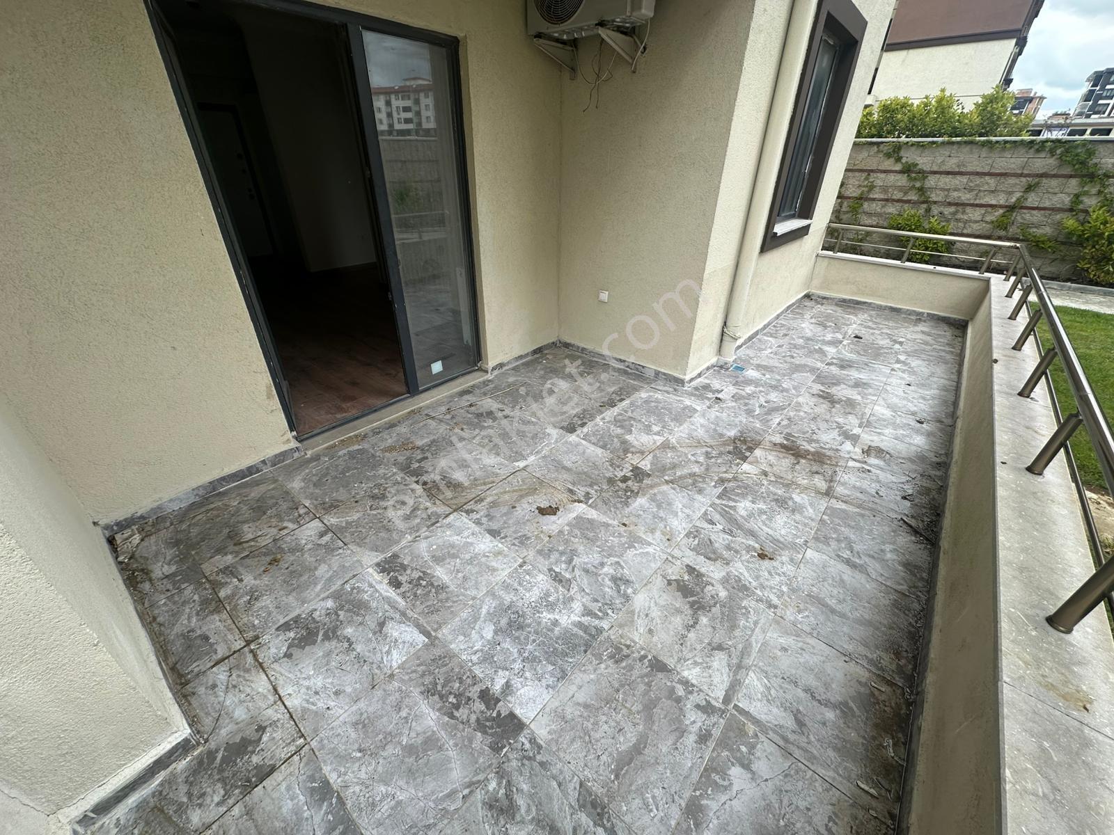 Hatip Mah. Havuzlu -güvenlikli Site İçerisinde 1+1 Satılık Daire - Görsel 7