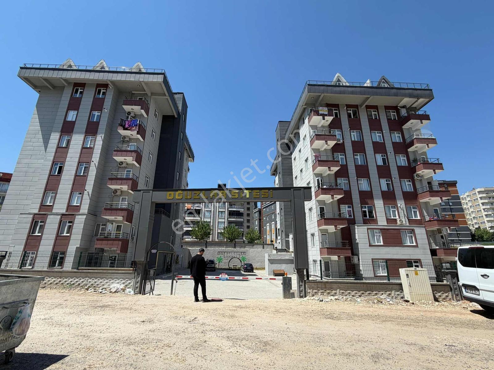 Mhr Grouptan Satılık Eşyalı 1+1 Daire