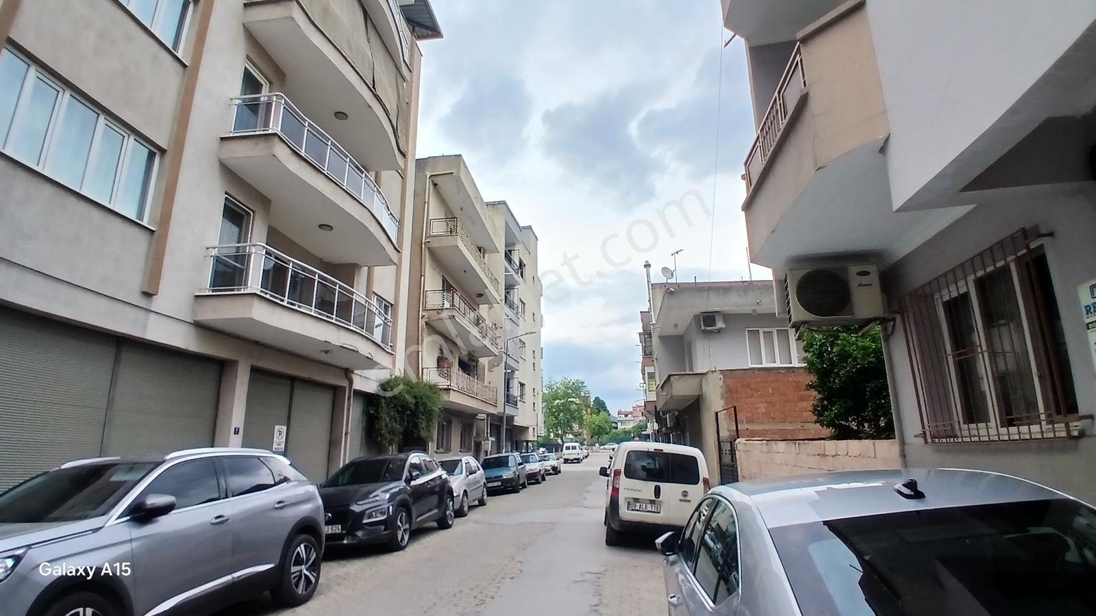 İncirliova İstiklal'de Ultra Geniş 92 Metre Kare 2+1 - Görsel 21