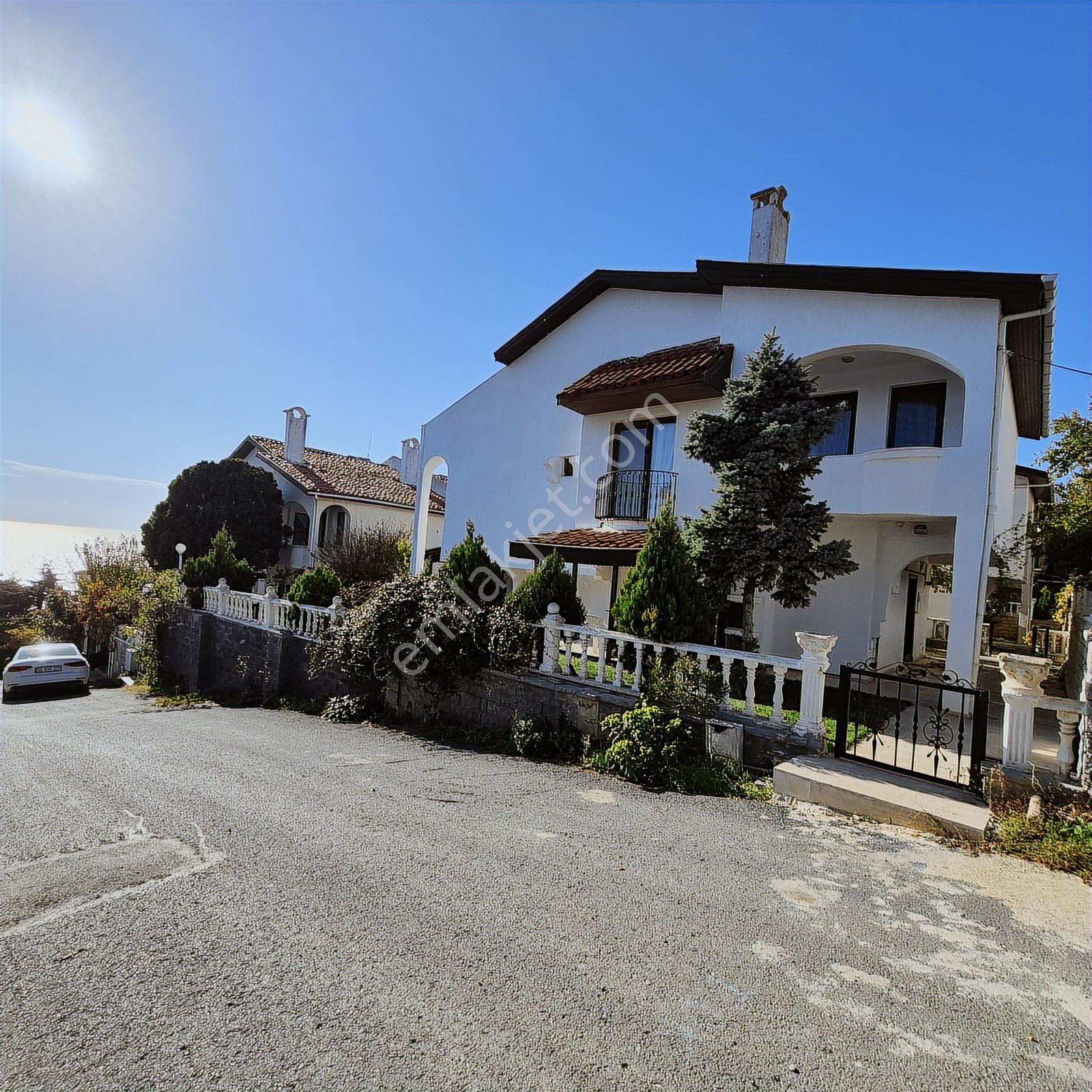 Silivri Selimpaşa Denize Sıfır Havuzlu Site İçinde Satılık Villa - Görsel 2