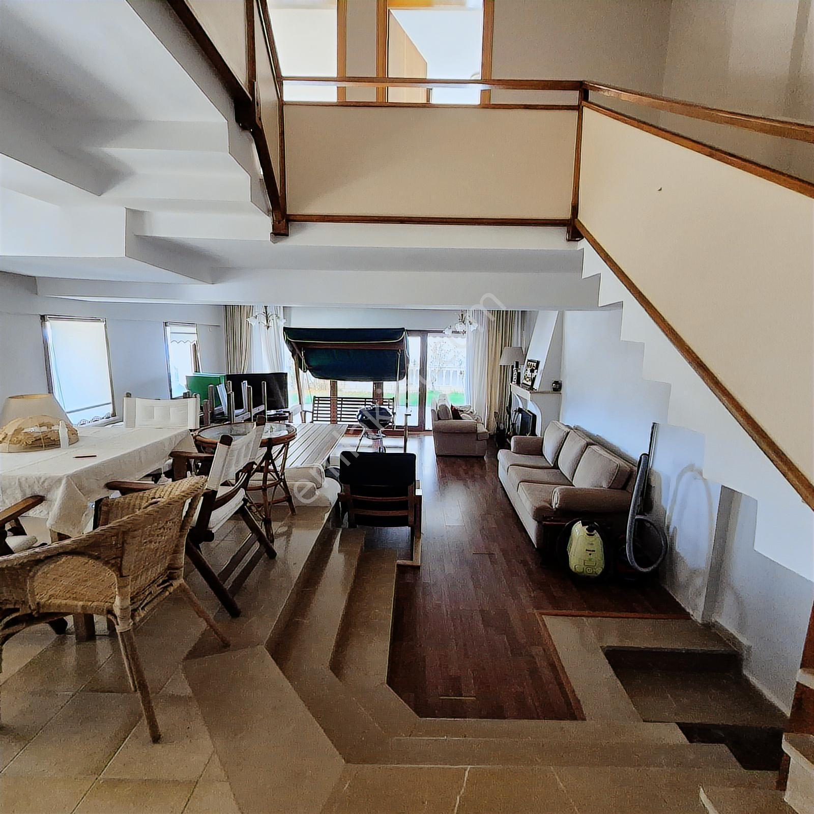 Silivri Selimpaşa Denize Sıfır Havuzlu Site İçinde Satılık Villa - Görsel 10