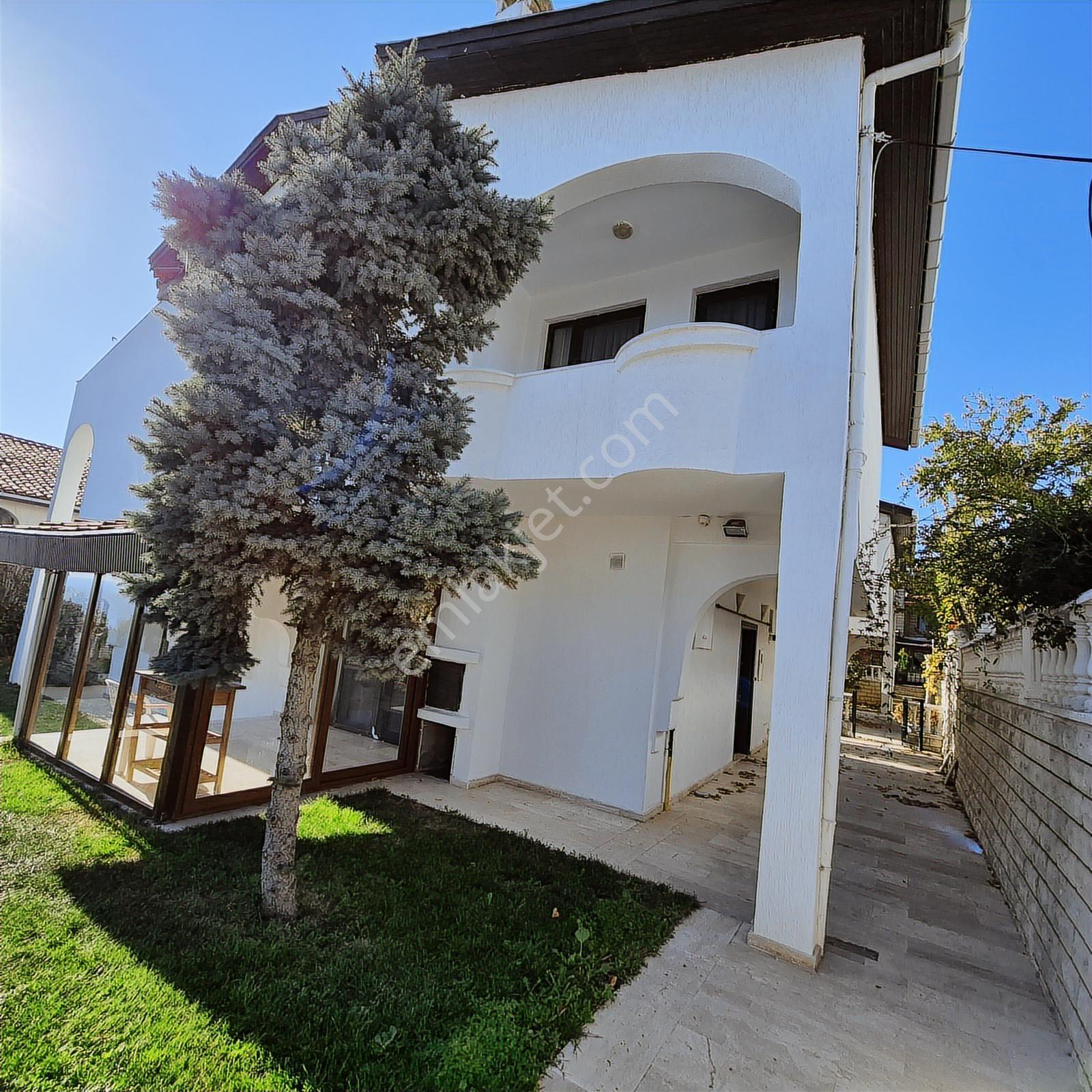 Silivri Selimpaşa Denize Sıfır Havuzlu Site İçinde Satılık Villa - Görsel 3