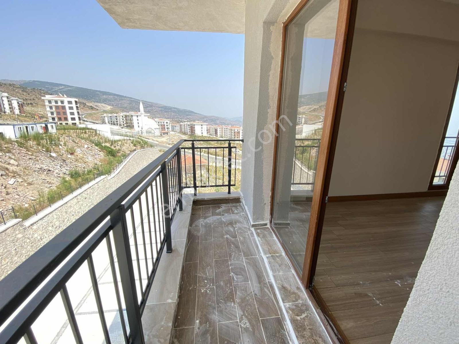 Bayraklı Toki Evleri 7.etap 3+1 Kiralık Daire - Görsel 14