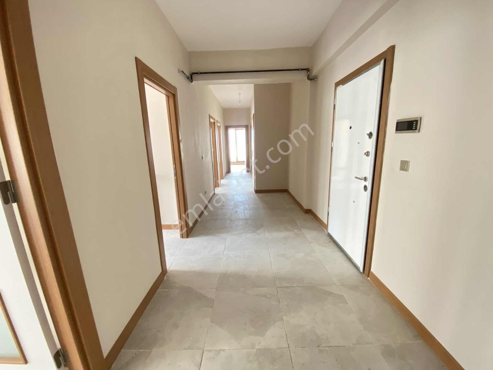 Bayraklı Toki Evleri 7.etap 3+1 Kiralık Daire - Görsel 24