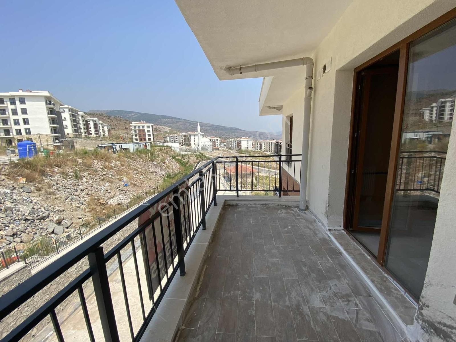 Bayraklı Toki Evleri 7.etap 3+1 Kiralık Daire - Görsel 27