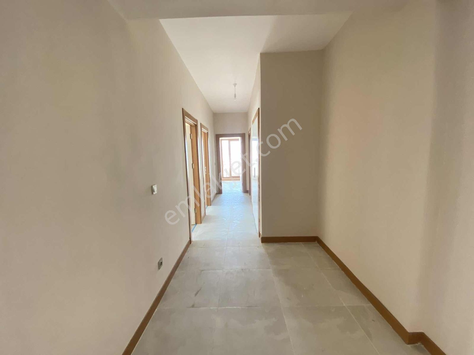 Bayraklı Toki Evleri 7.etap 3+1 Kiralık Daire - Görsel 23