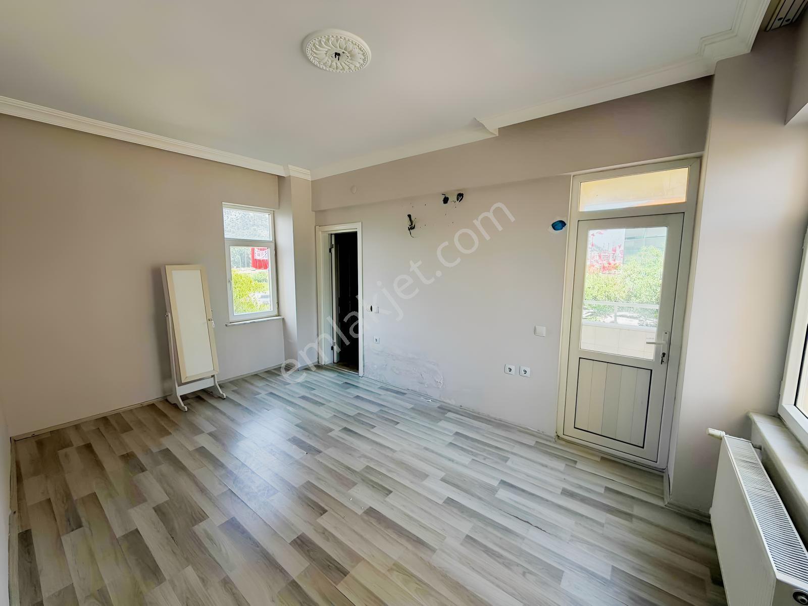 Liman Mah 3+1 Doğalgazlı Boş Kiralık - Görsel 4