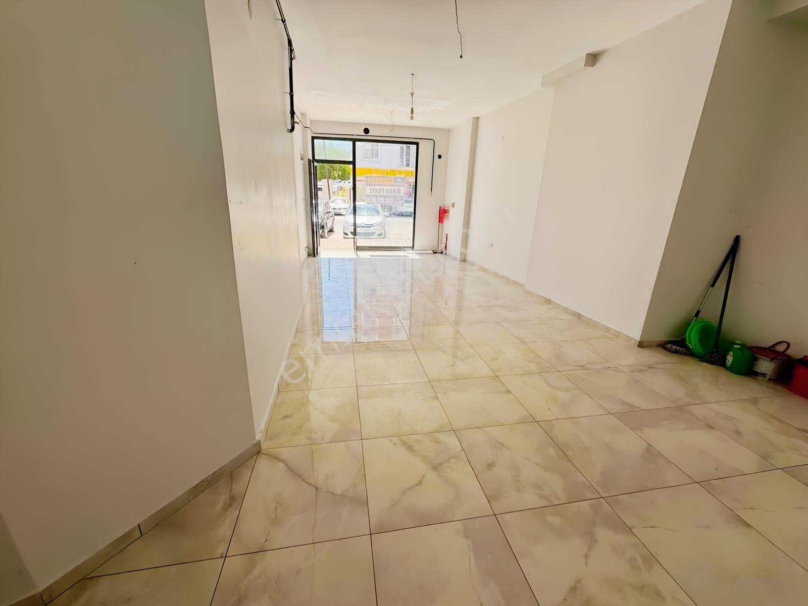 Hacıilbey Mahallesi'nde Çarşı Yakını Kiralık 80 M² Dükkan - Görsel 3