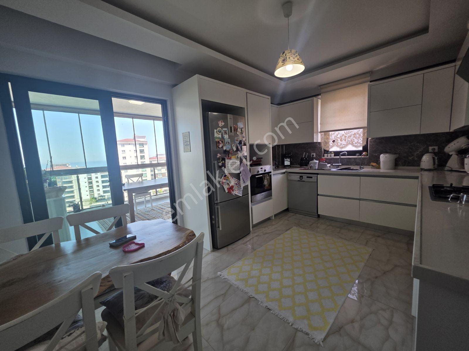 Küçükkolpınar'da Deniz Manzaralı Satılık 4+1 Lüks Daire - Görsel 32