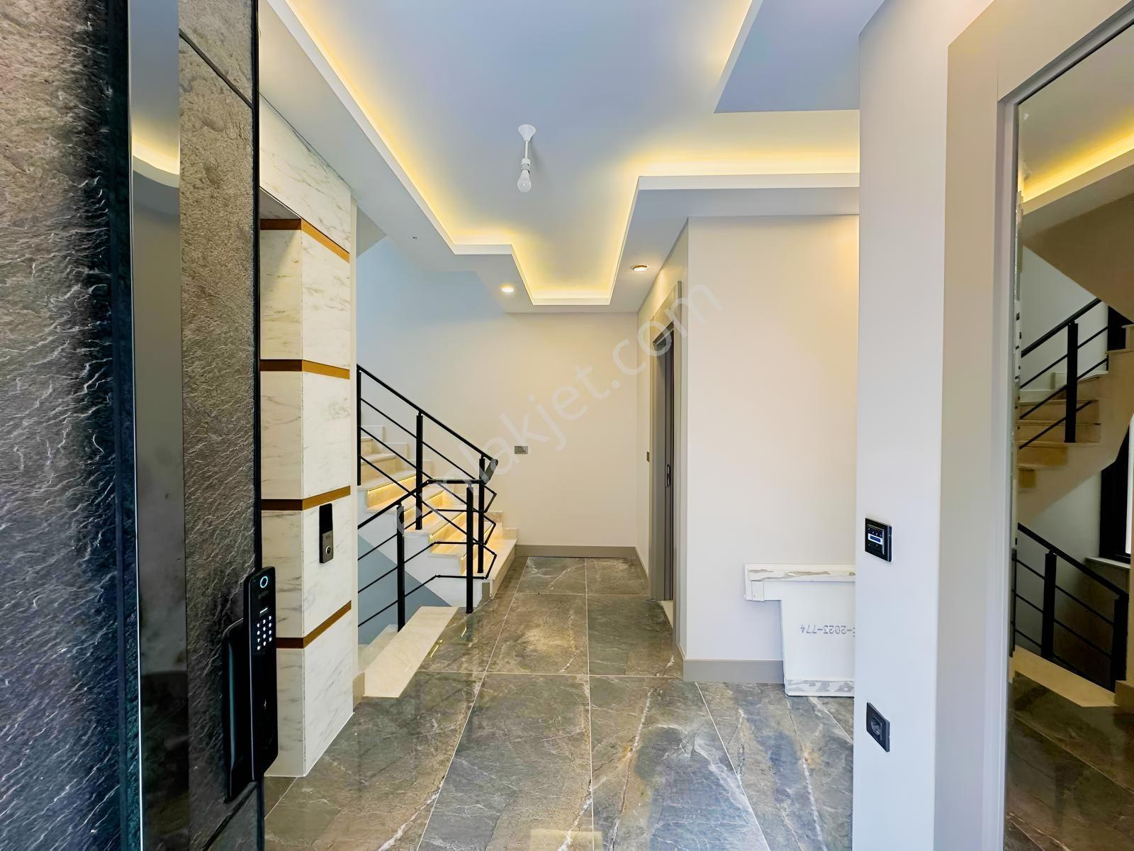 Demet Villalarında Asansörlü Kiralık 5+1 Villa - Görsel 16