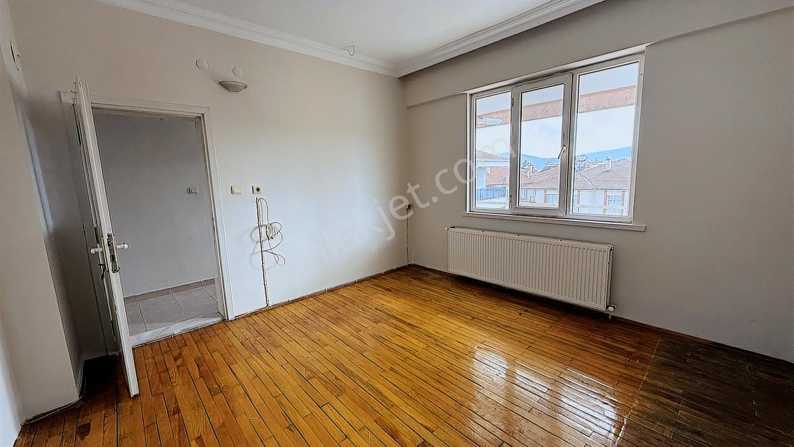 Arif Emlaktan Kiralık Doğalgazlı 3+1 Daire - Görsel 6