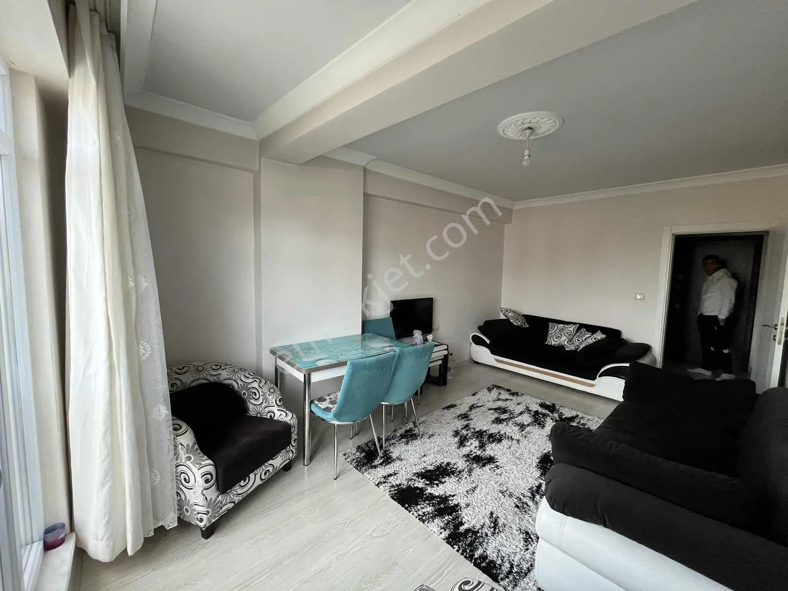 Remax Dem'den Merkezi Konumda 2+0 Eşyalı Kiralık Daire - Görsel 4