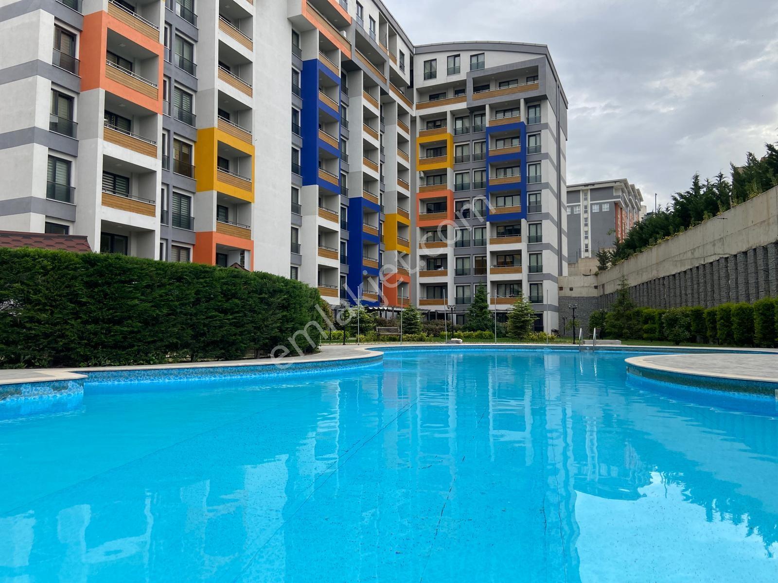 Yalçınlar Yaşamda Havuzlu Sitede Satılık 2+1 Eşyalı Daire - Görsel 32