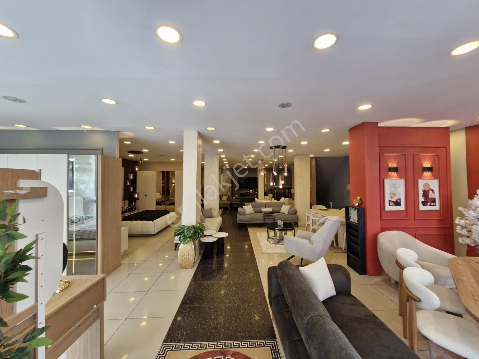 Çarşı Merkezde Ssk Binası Yanında Satılık 720 M2 Mağaza / Dükkan - Görsel 9