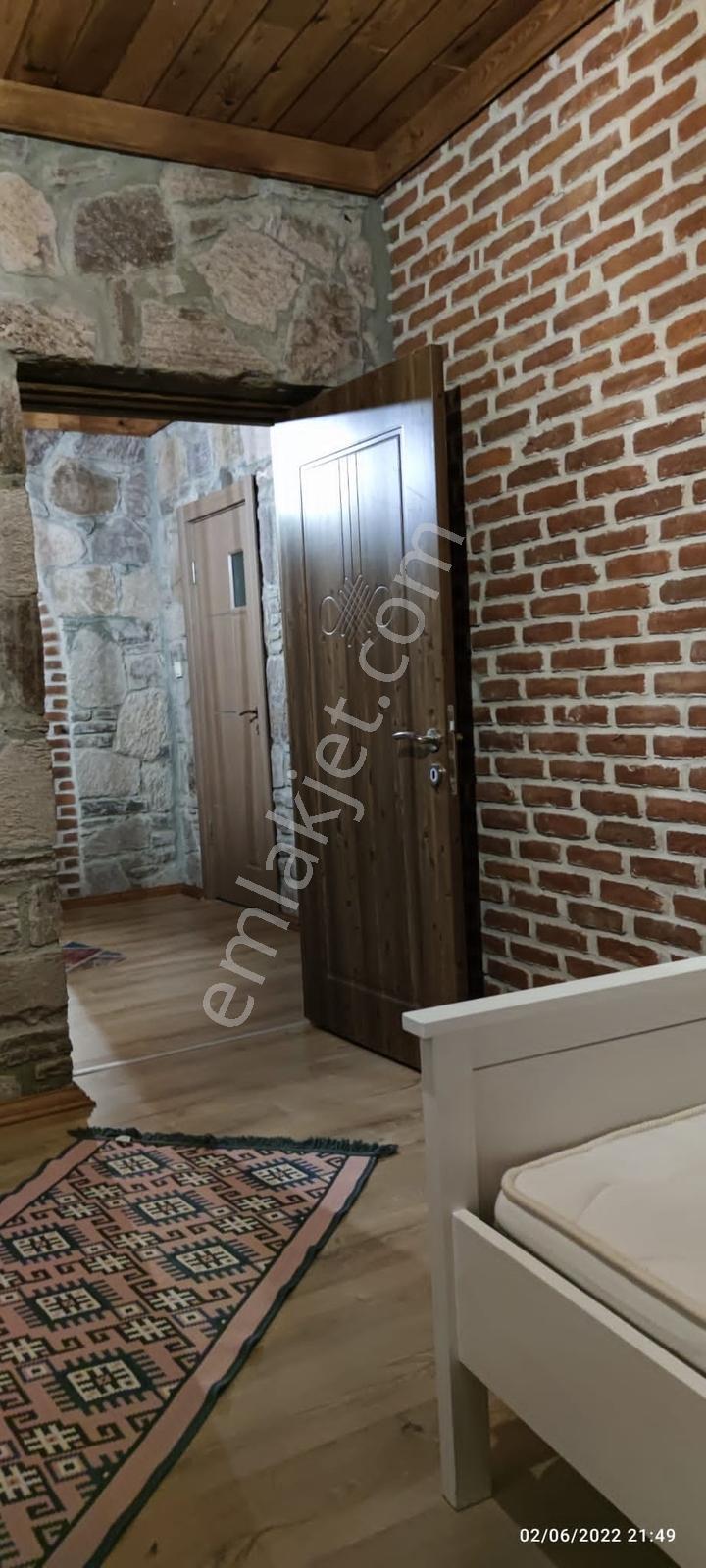 İzmir Dikili Bademlide Kiralık Müstakil Bahçeli Taş Ev - Görsel 27