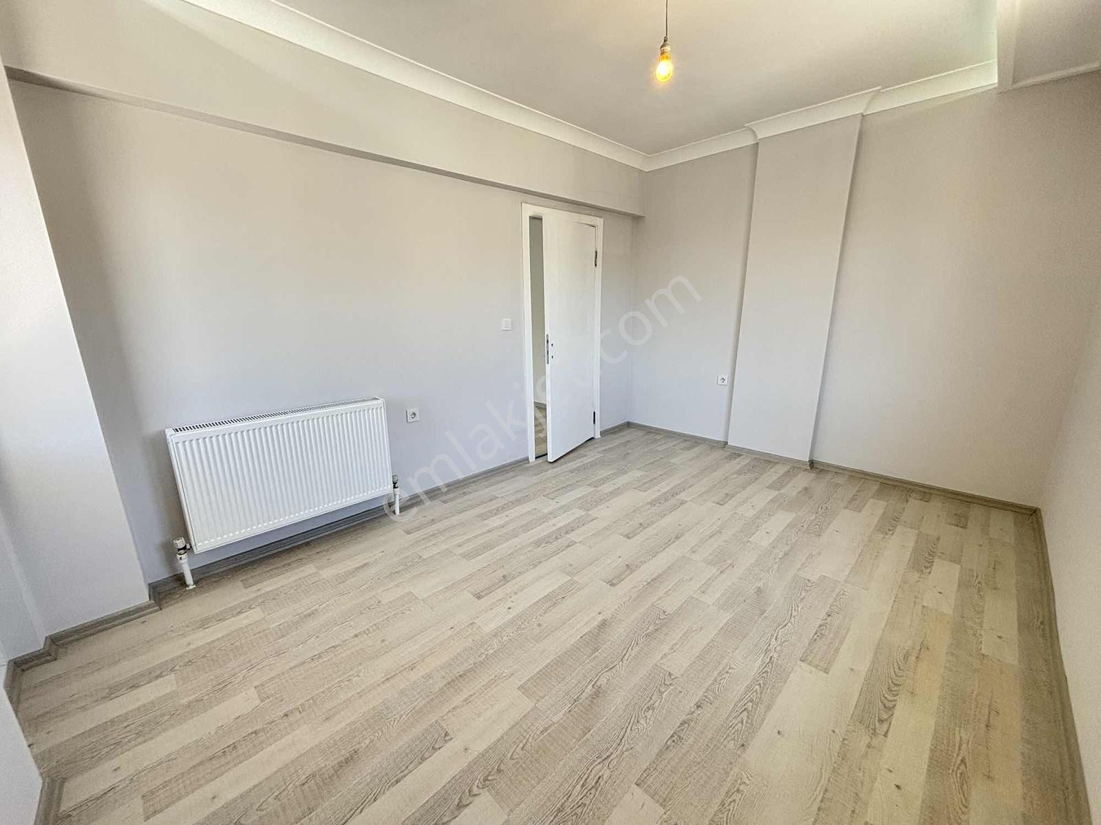 Akşemsettinde Ful Yapılı Açık Cepheli Bir Oda Bağımlı 3+1 Daire - Görsel 12
