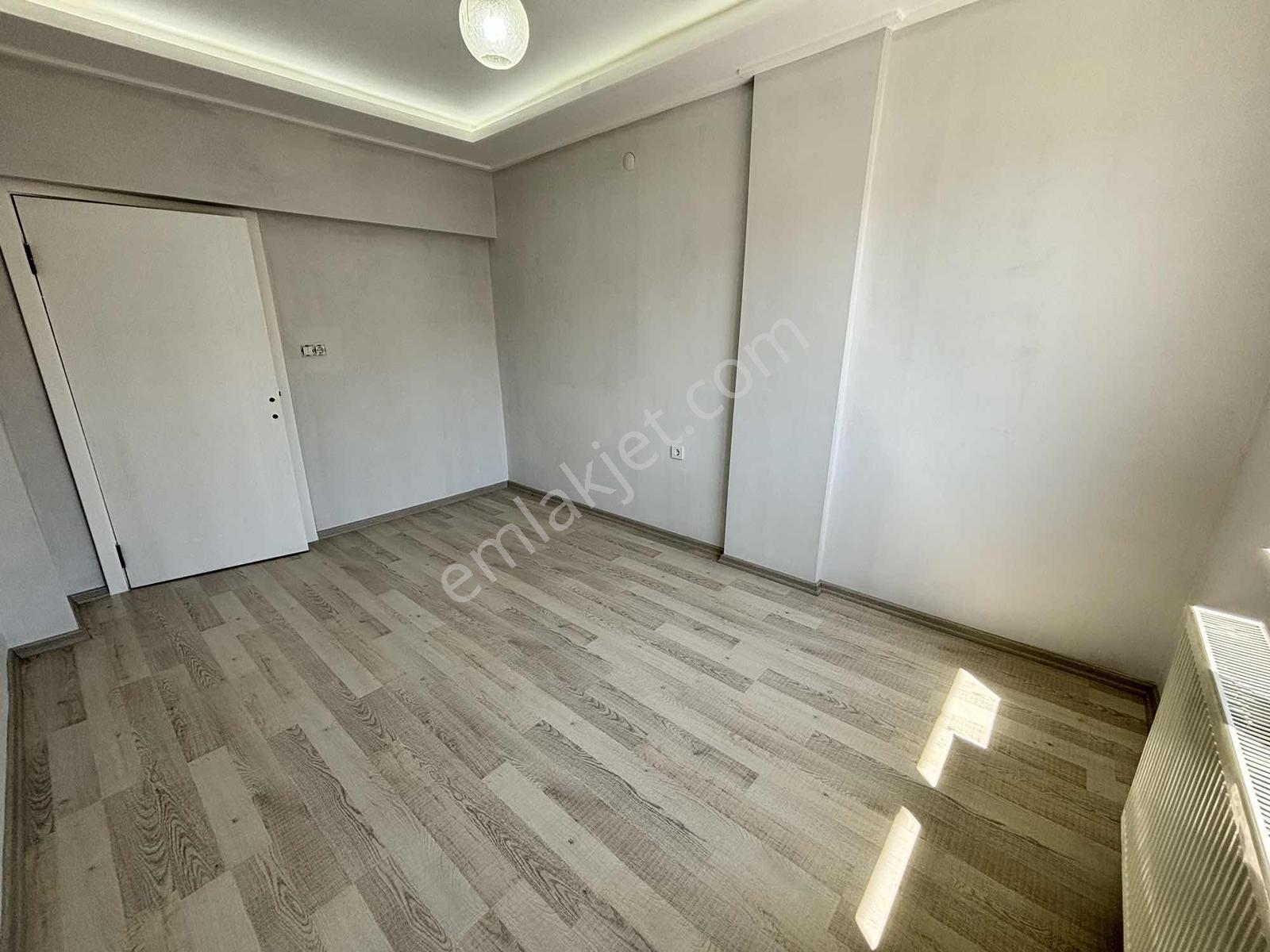 Akşemsettinde Ful Yapılı Açık Cepheli Bir Oda Bağımlı 3+1 Daire - Görsel 8