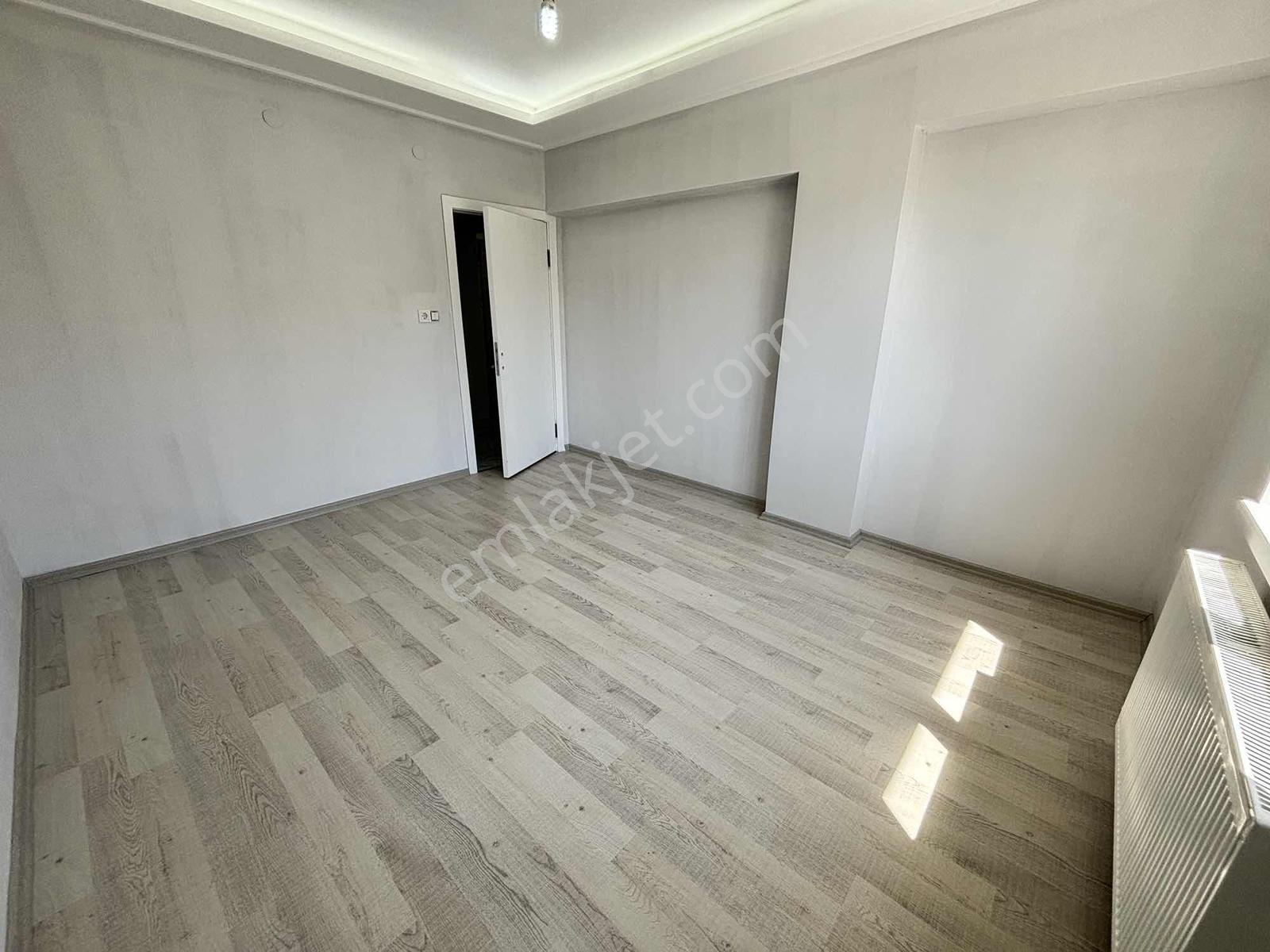 Akşemsettinde Ful Yapılı Açık Cepheli Bir Oda Bağımlı 3+1 Daire - Görsel 9