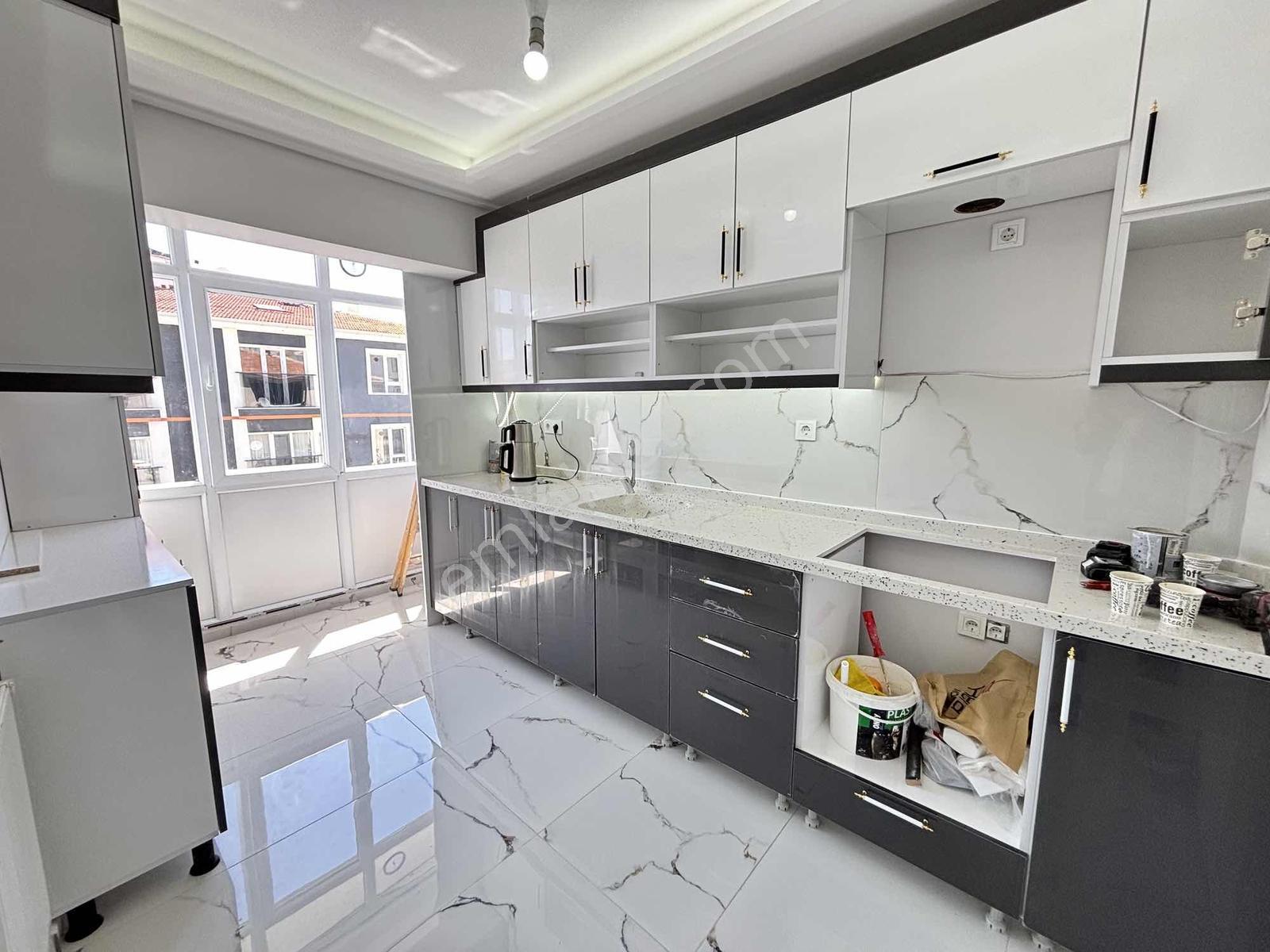 Akşemsettinde Ful Yapılı Açık Cepheli Bir Oda Bağımlı 3+1 Daire - Görsel 14