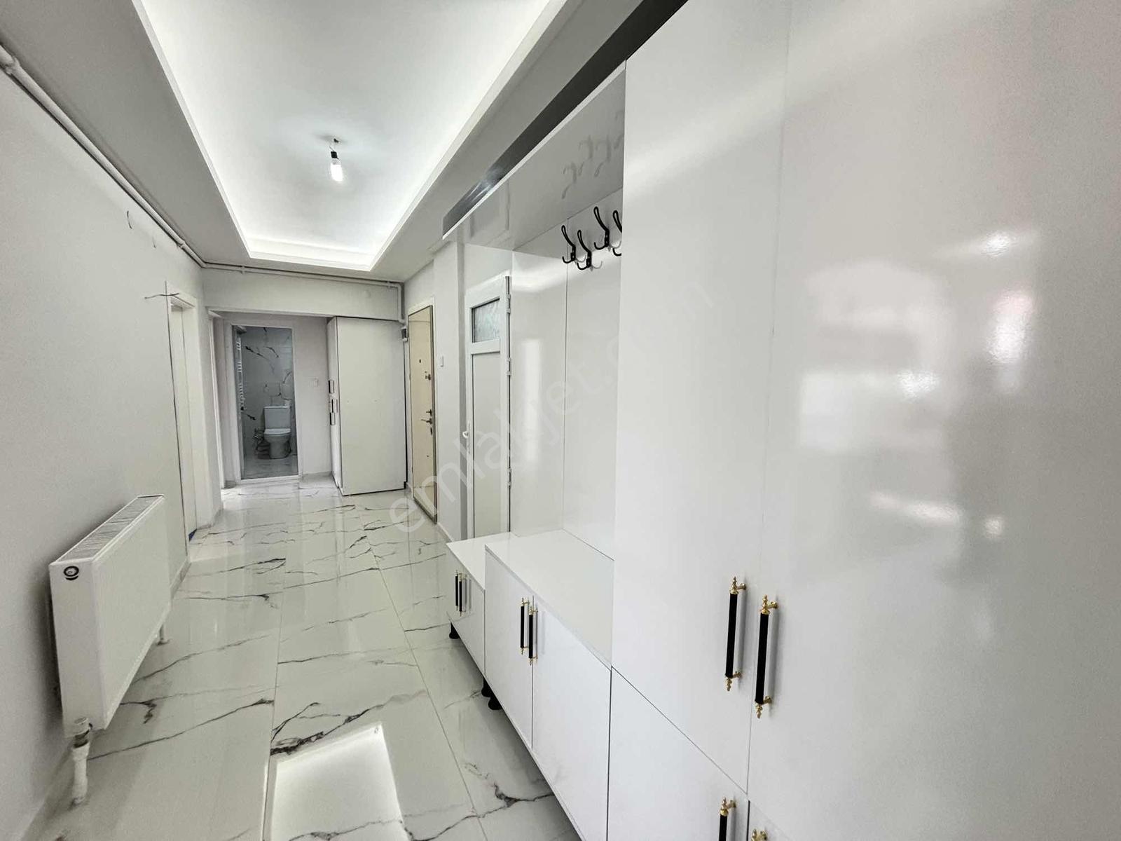 Akşemsettinde Ful Yapılı Açık Cepheli Bir Oda Bağımlı 3+1 Daire - Görsel 19
