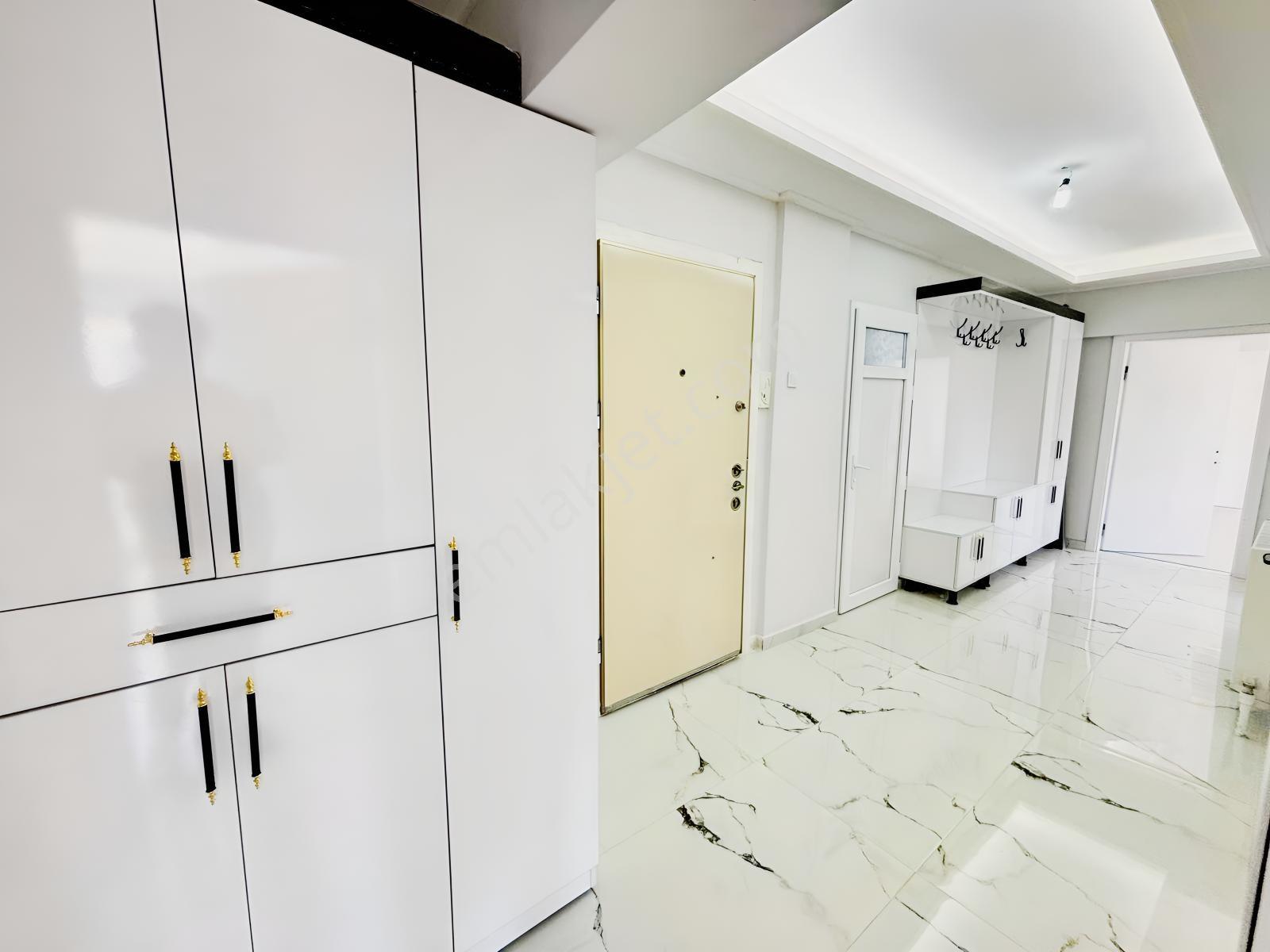 Akşemsettinde Ful Yapılı Açık Cepheli Bir Oda Bağımlı 3+1 Daire - Görsel 24