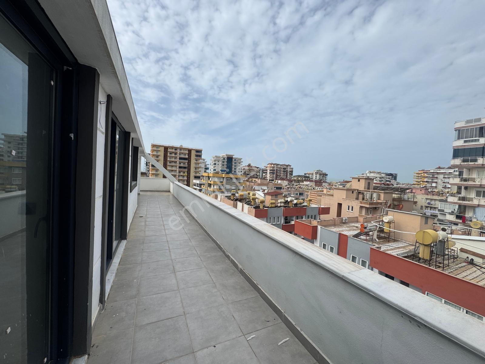 Alanya Mahmutlar 6+2 240m2 Ve 1+1 60m2 Lüx Kompleks Deniz 300m