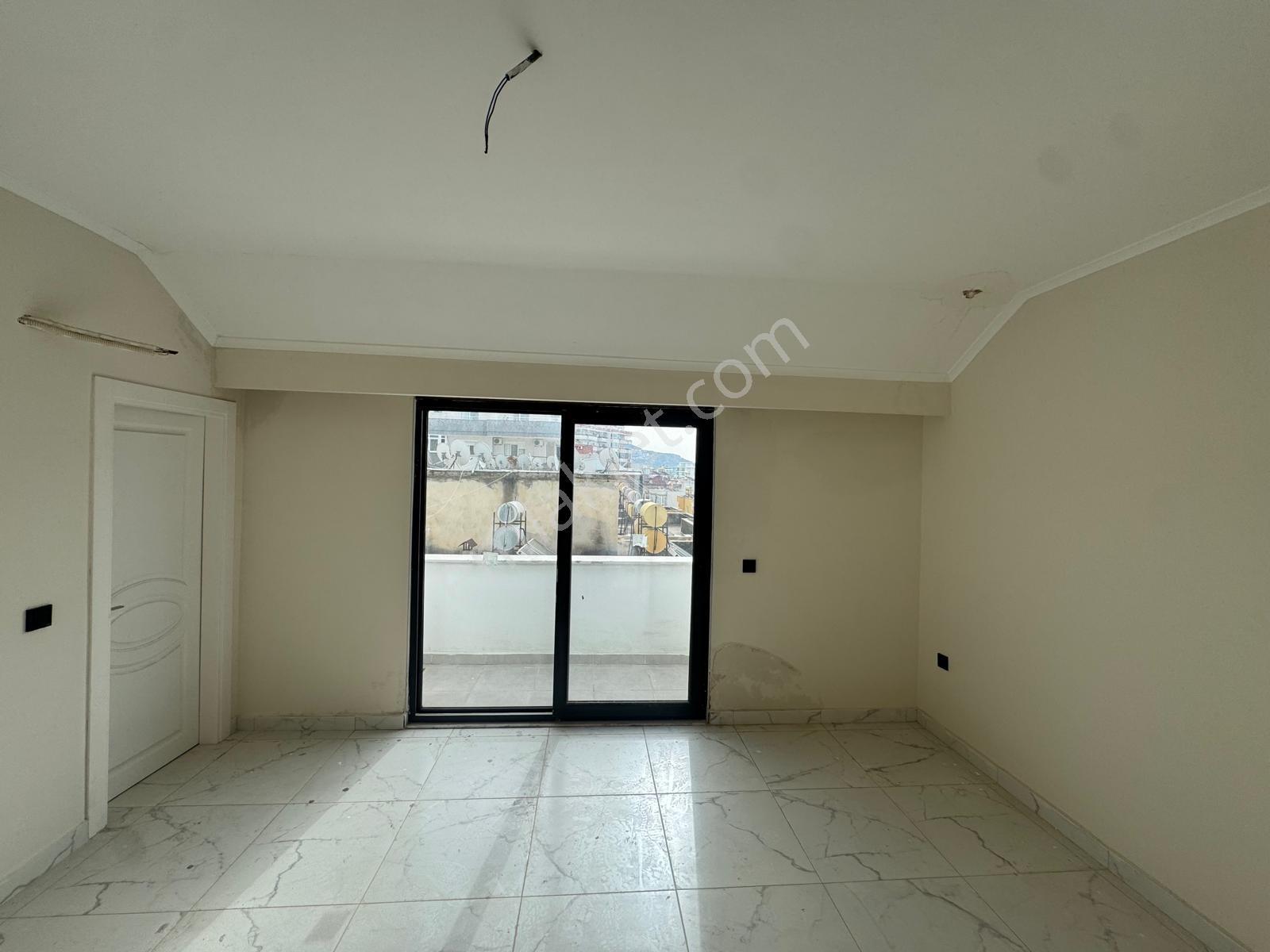 Alanya Mahmutlar 6+2 240m2 Ve 1+1 60m2 Lüx Kompleks Deniz 300m - Görsel 11