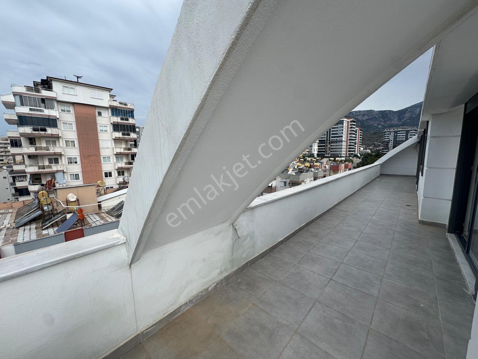 Alanya Mahmutlar 6+2 240m2 Ve 1+1 60m2 Lüx Kompleks Deniz 300m - Görsel 8