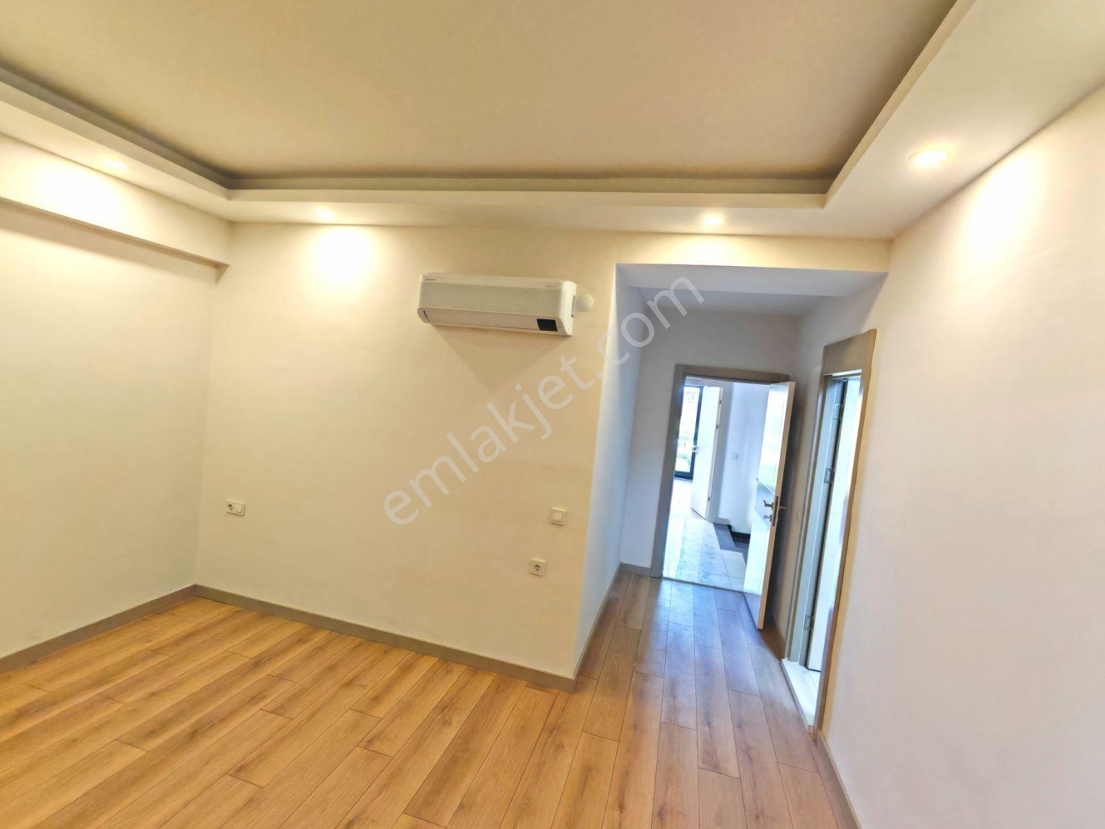Altıntaş'ın Merkezinde İskanlı Sıfır Havuz Manzaralı 3+1 Villa - Görsel 25