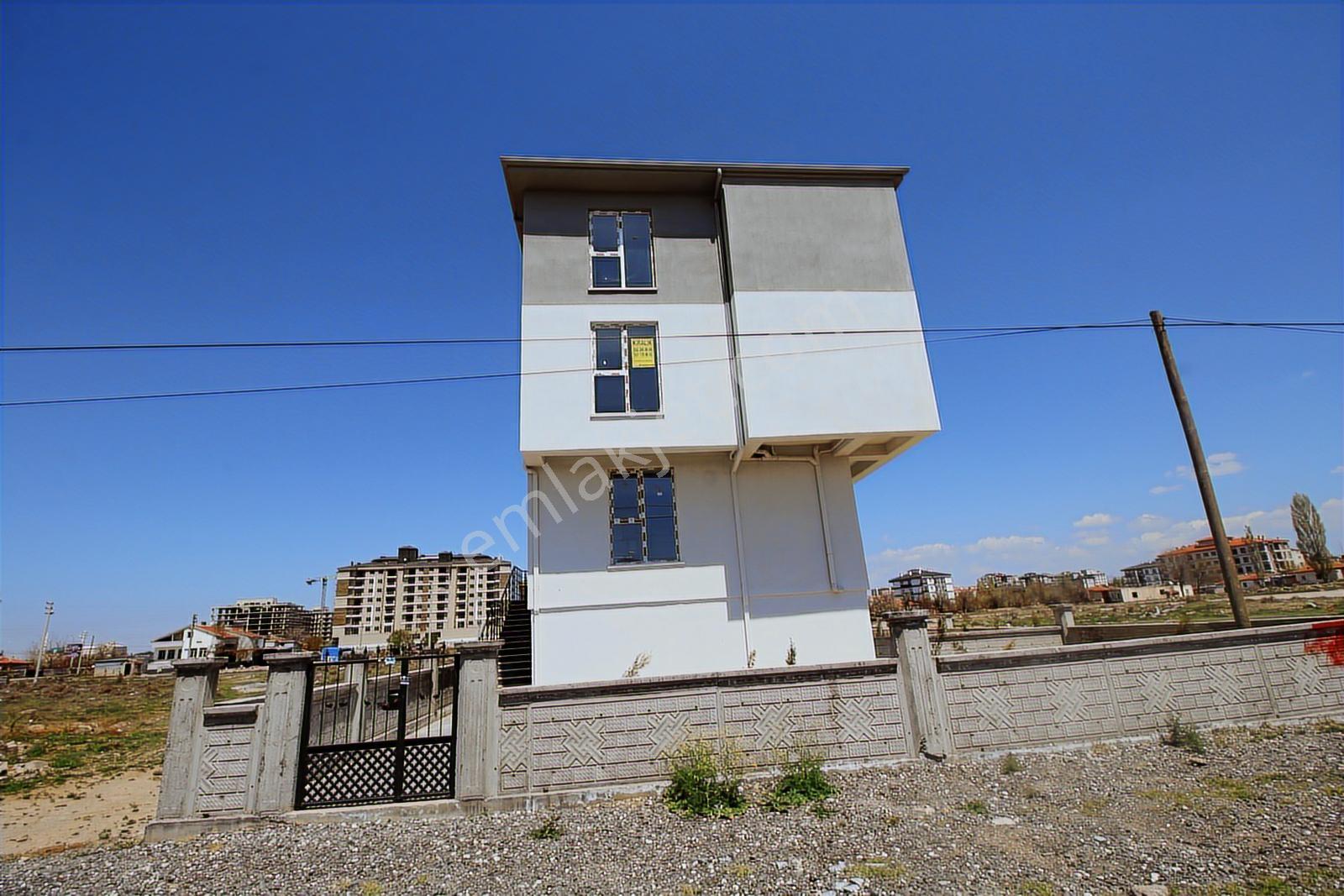 Aksaray Hacılar Harmanında Yeni Belediye Yanı Sıfır Kiralık 2+0 - Görsel 2