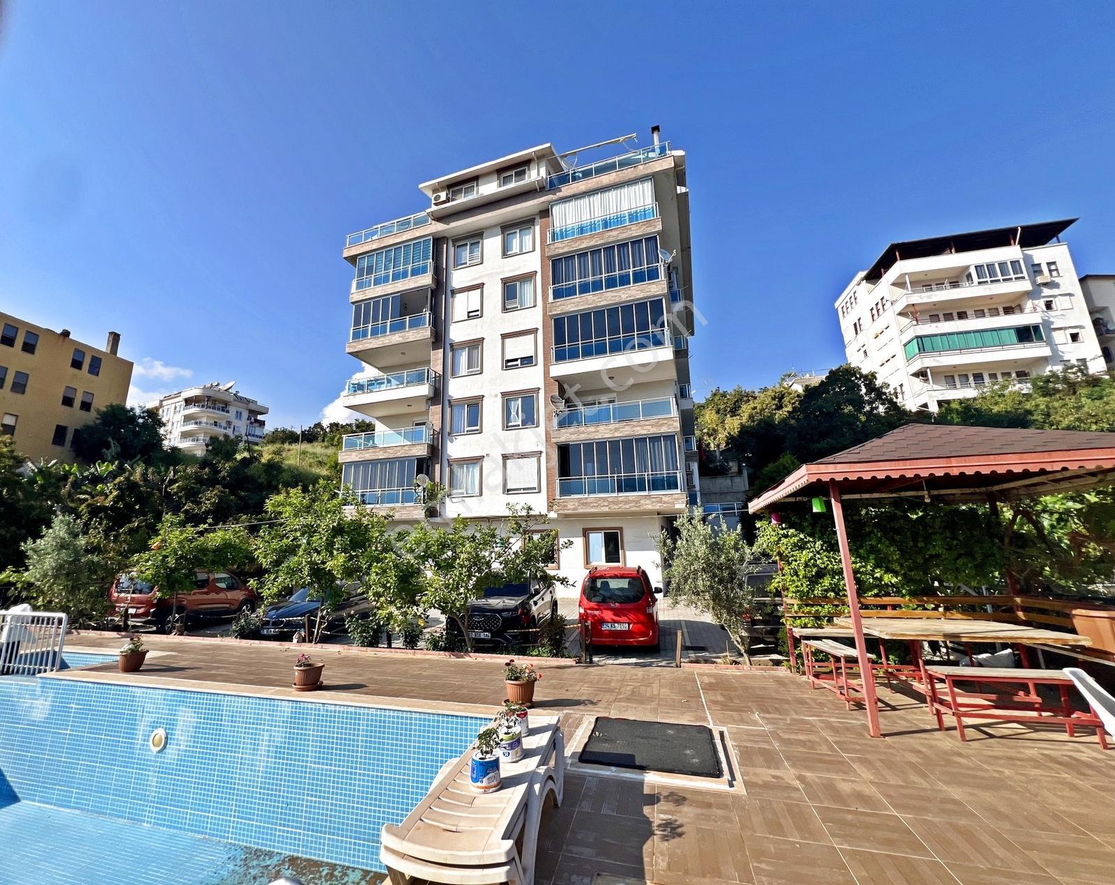 Alanya Cikcillide Satılık 2+1 Site İçi Havuzlu Manzaralı Daire