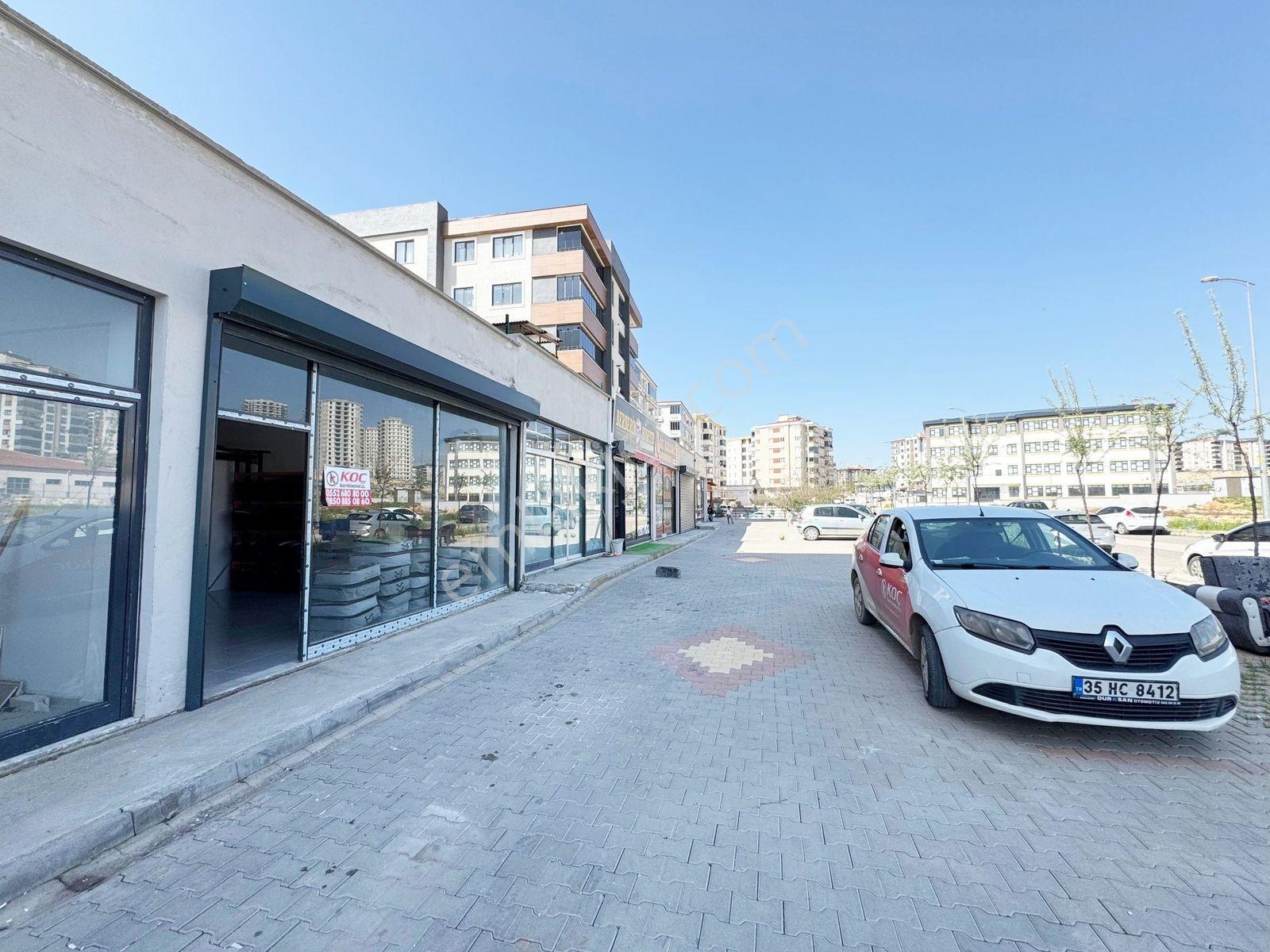 Karacaahmet'te Aktif Bölgede Tek Katlı Geniş Cepheli Dükkan - Görsel 5