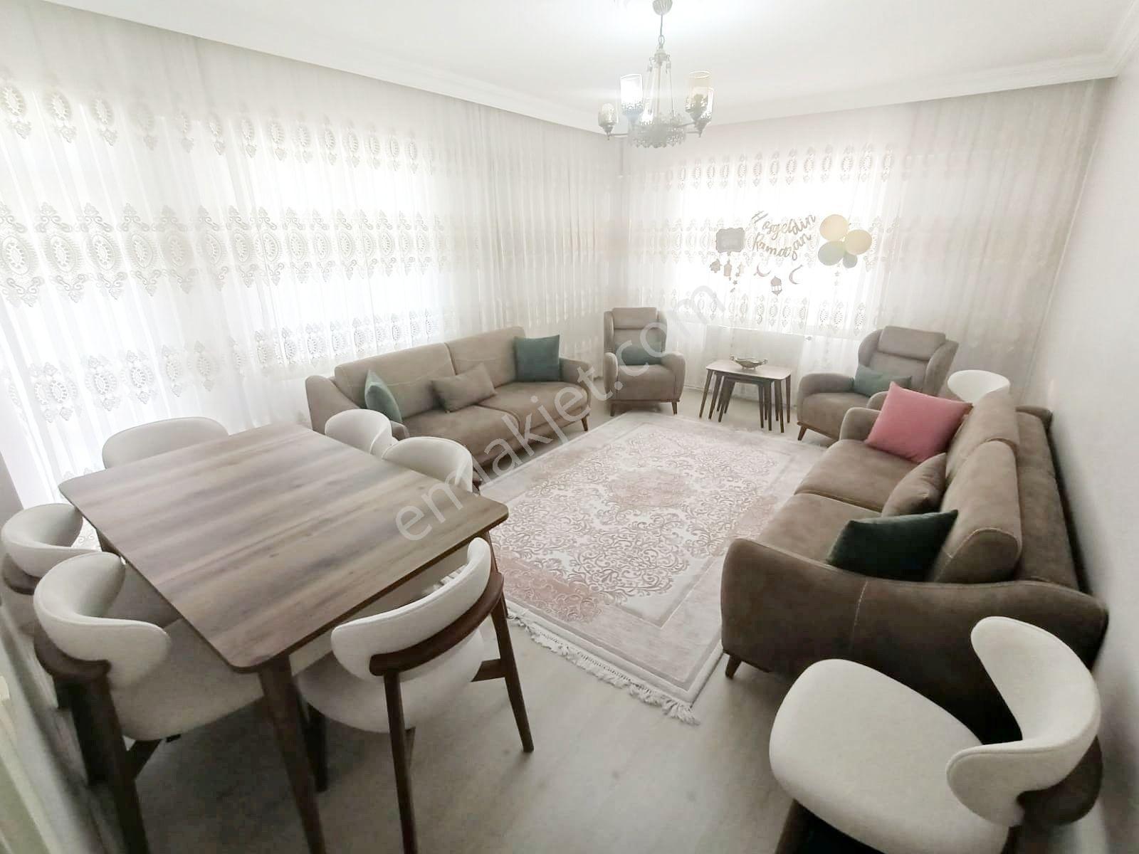 Belkız'da Az Katlı Çift Balkon Ve Geniş Oturum Garajlı Arakat3+1 - Görsel 4