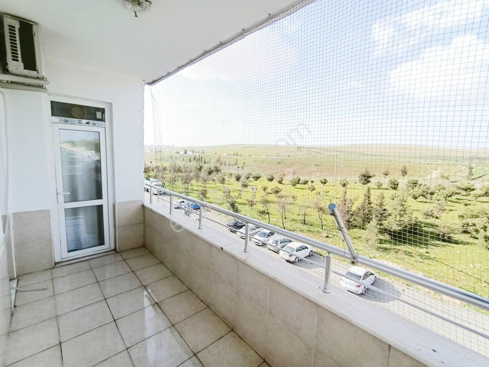 Belkız'da Az Katlı Çift Balkon Ve Geniş Oturum Garajlı Arakat3+1 - Görsel 22