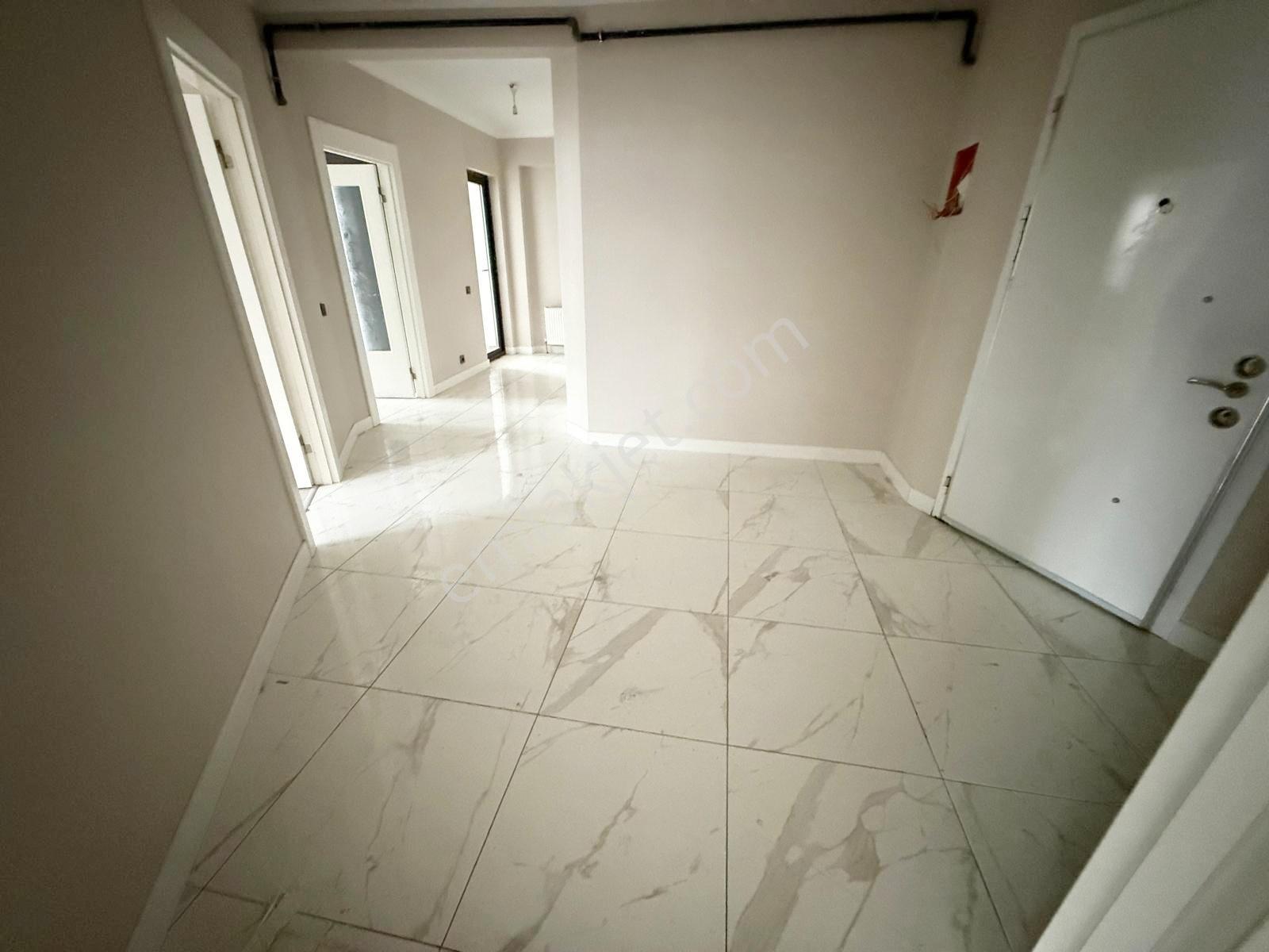Yozgat Bulvarına Cephe Çift Bloklu Sitede 4+1 - Görsel 15
