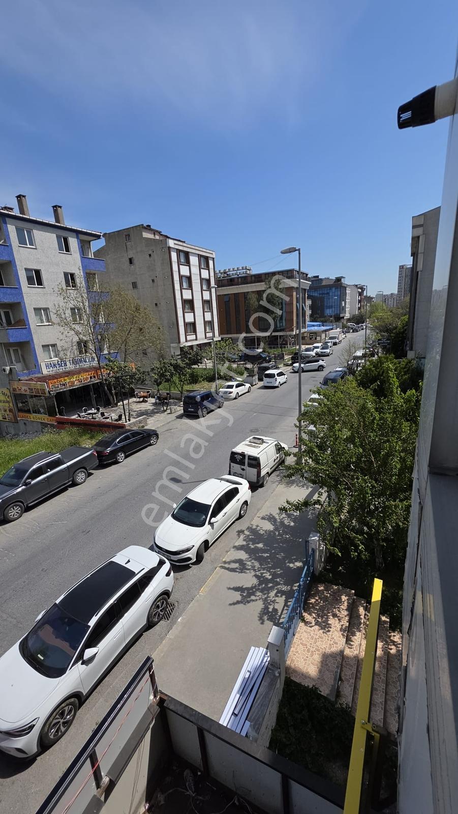 Beylikdüzü Yakuplu Malazgirt Cad. Metrobüse Yürüme 2+1 Ofisler - Görsel 4