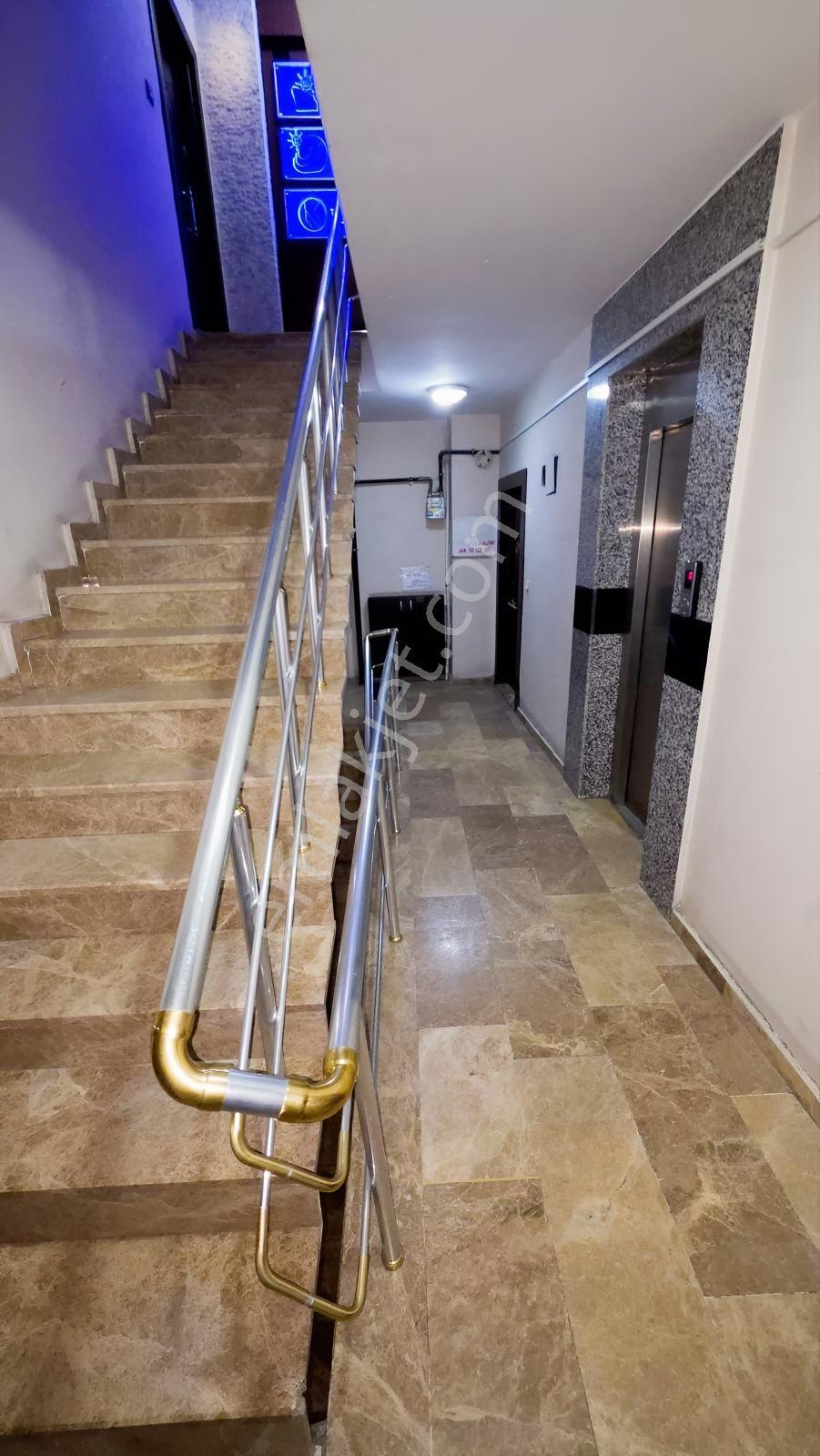 Beylikdüzü Yakuplu Malazgirt Cad. Metrobüse Yürüme 2+1 Ofisler - Görsel 18
