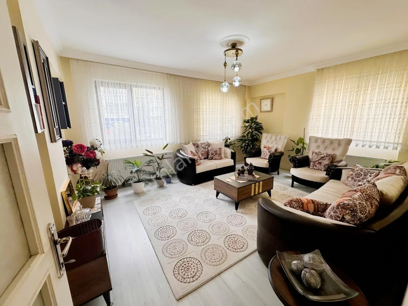 Vip Real Estate Den Aydınlıkevler Mah 3+1 2. Kat Daire - Görsel 2