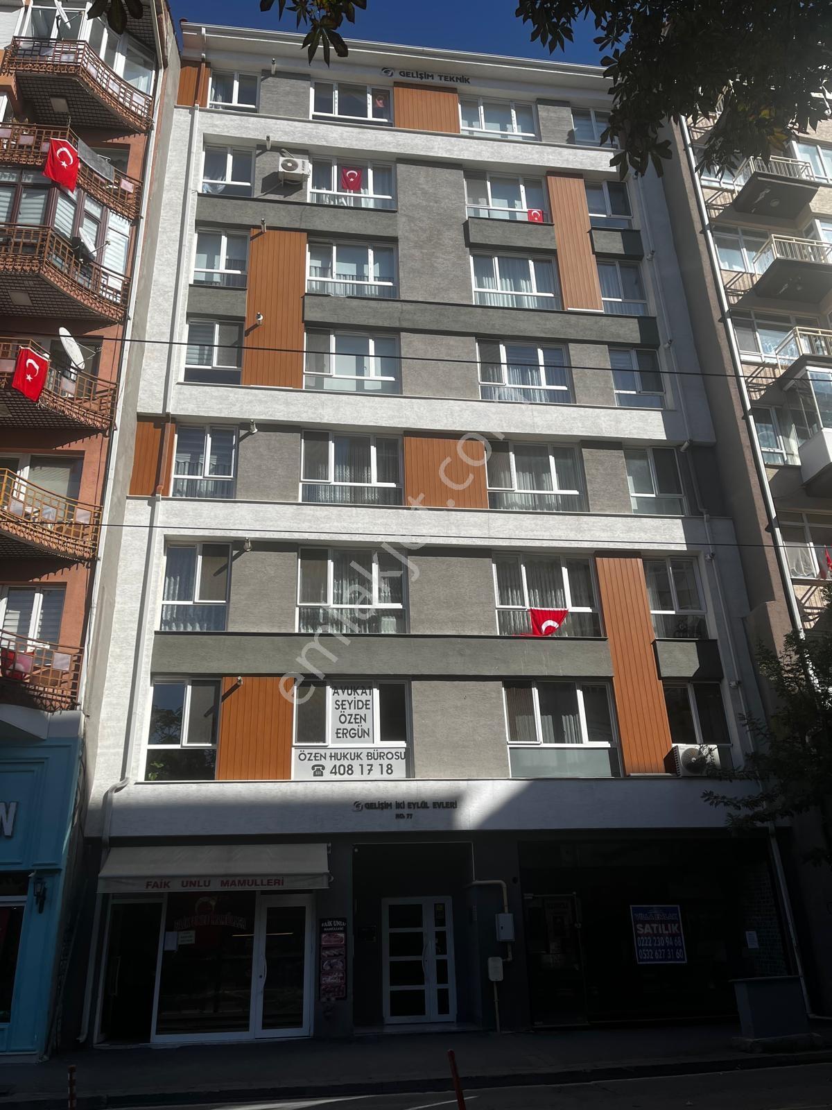 Mustafa Yılmaz'dan İki Eylül Caddesi Üzerinde Lüks Daire - Görsel 12