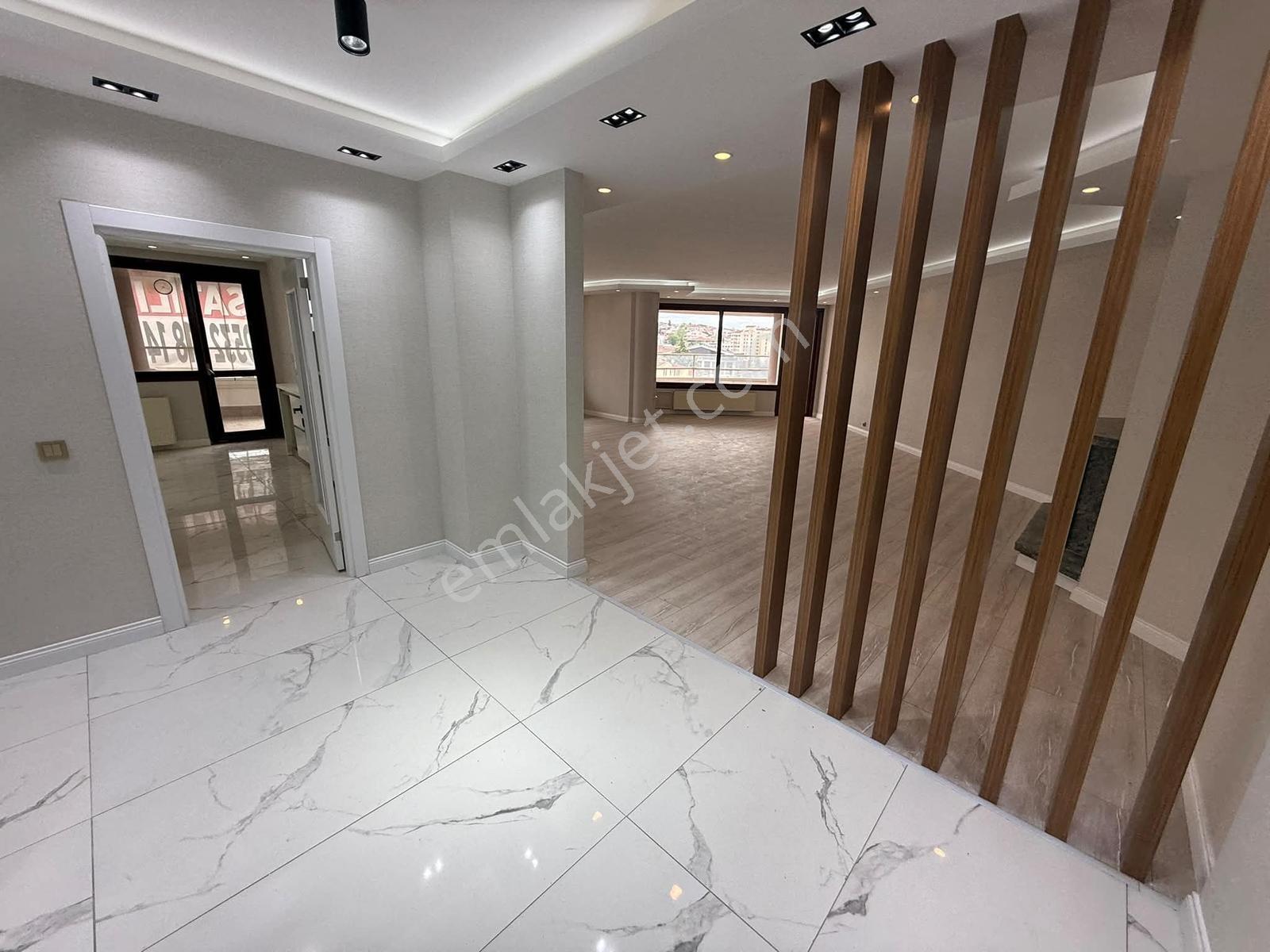 Vatan'da Bayraktar Mahallesinde 7.kat Site'de 4+1 240 M2 Yapılı - Görsel 13