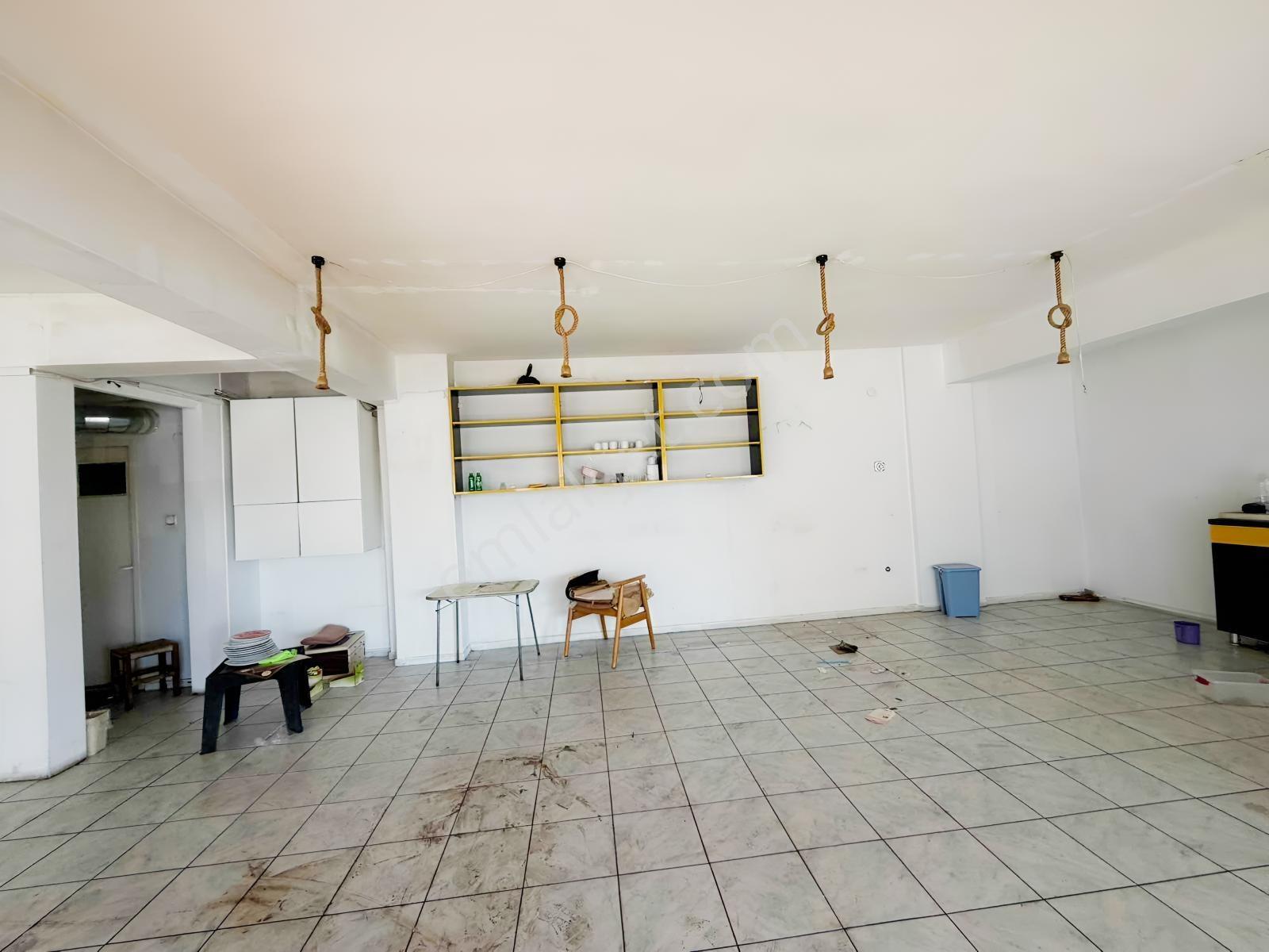 Aliağa Devlet Hastanesi Yanı Yola Cepheli 200 M² Kiralık Dükkan - Görsel 9